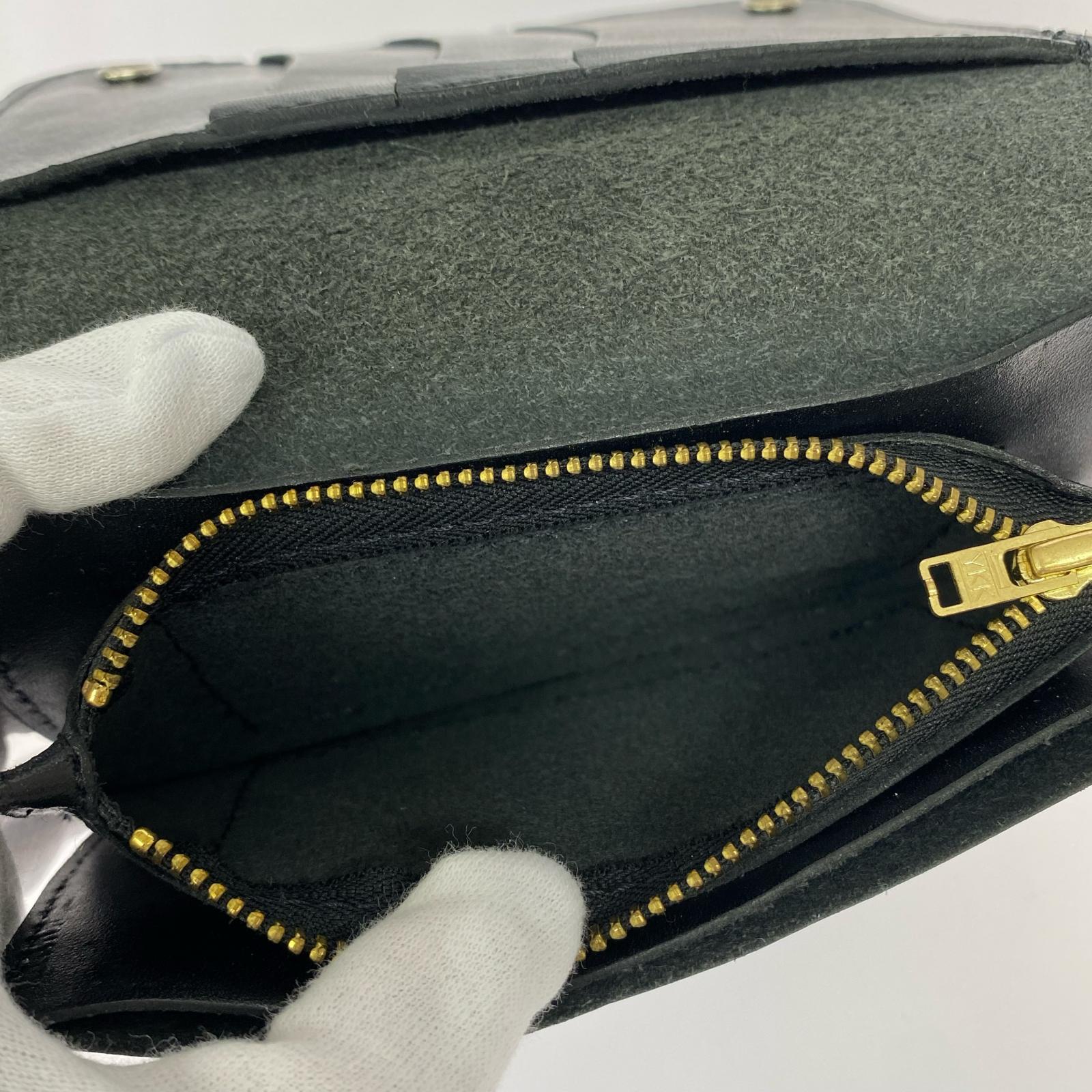 コンパクトウォレット ×HTC スタッズ＆ハンドペイント Medium Wallet ブラック