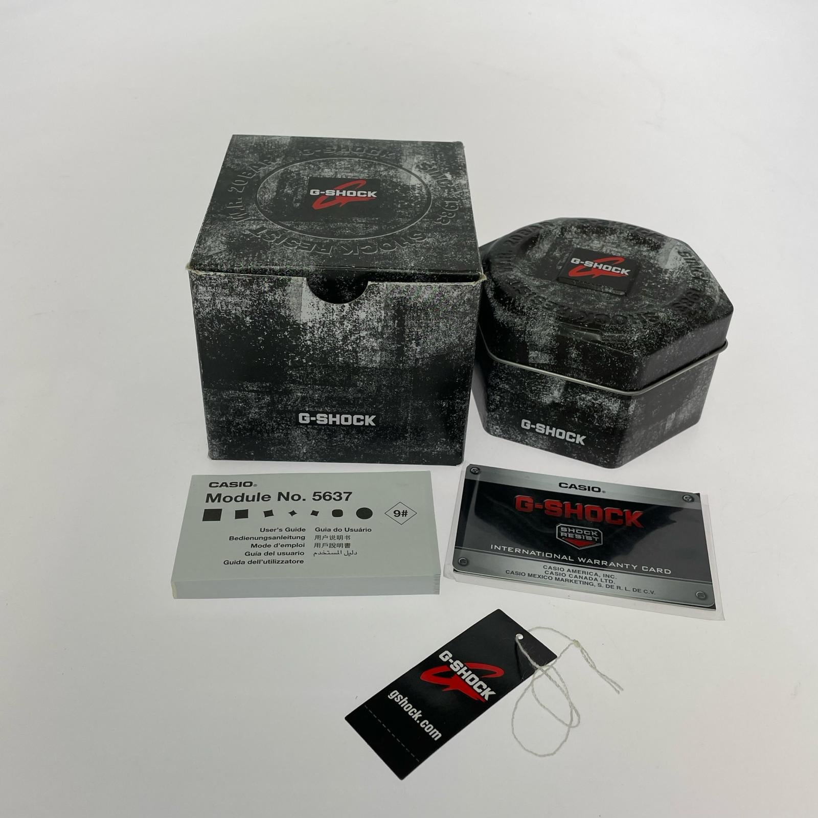 腕時計 GA-900 レッド