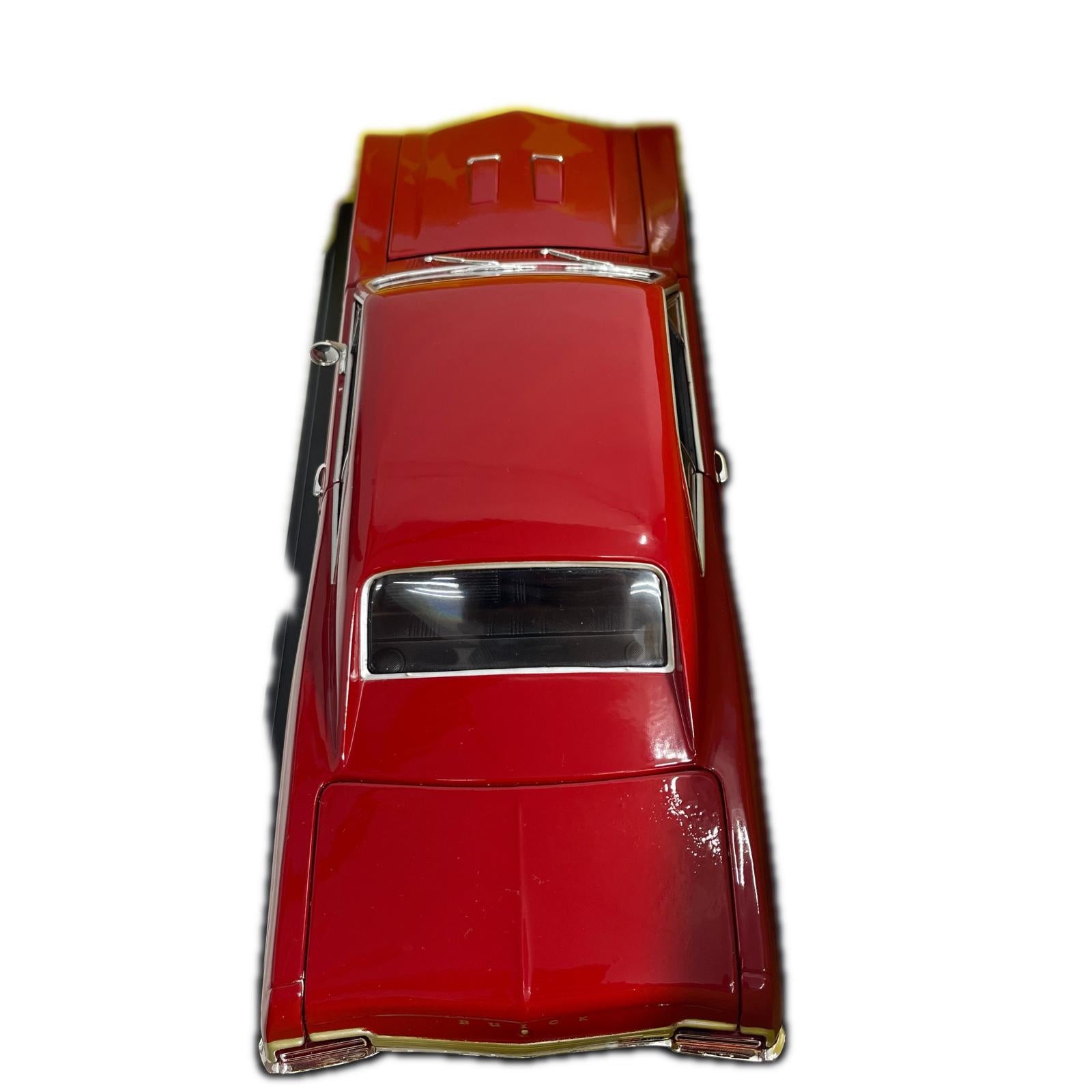 American Muscle 1/18 1967 BUICK GS 400 American Musle 1/18 1967 BUICK GS 400 American Musle スケールカー