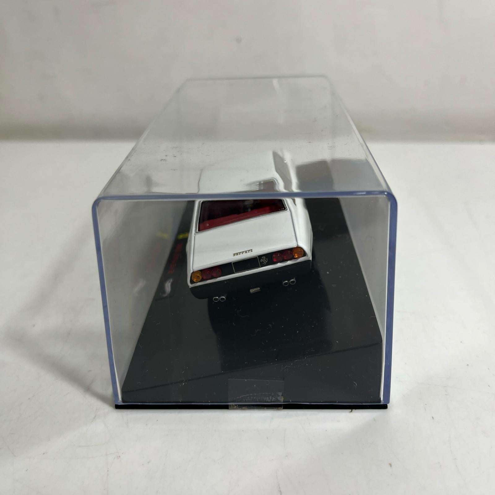 1/43 フェラーリ365 GT4 2+2 ホワイト/インテリア フェラーリ365 GT4 2+2 スケールカー