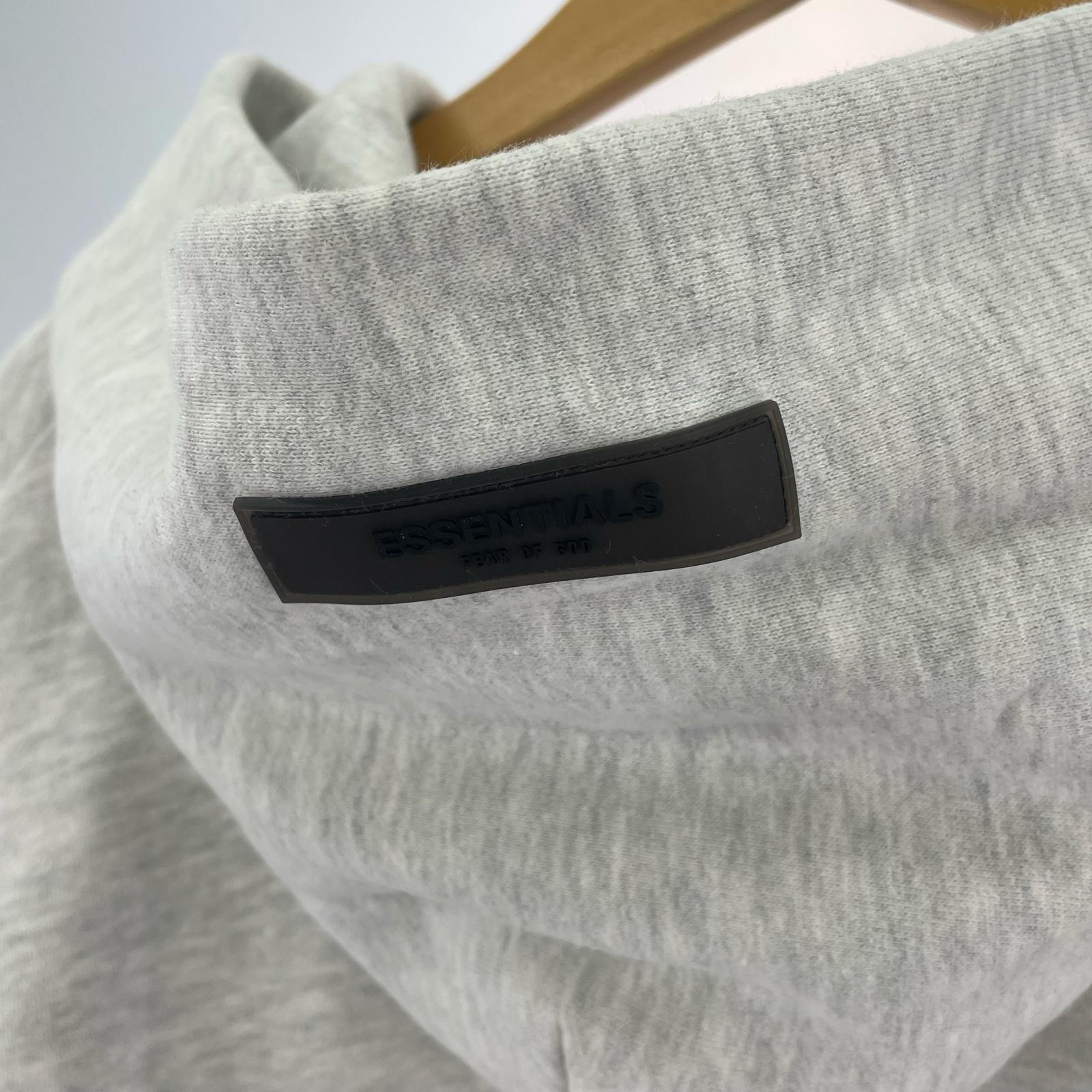 パーカー ESSENTIALS FEAR OF GOD ロゴパーカー グレー (XXL) グレー
