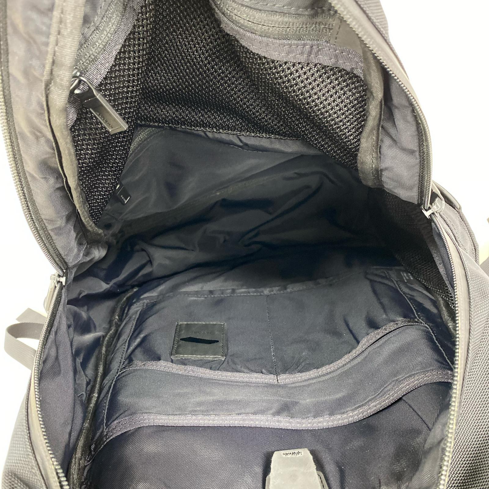 リュック・デイパック MONOLITH BACKPACK ブラック