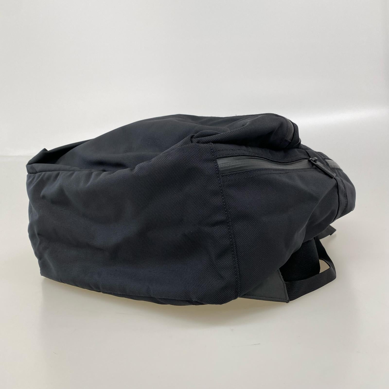 リュック・デイパック MONOLITH BACKPACK ブラック