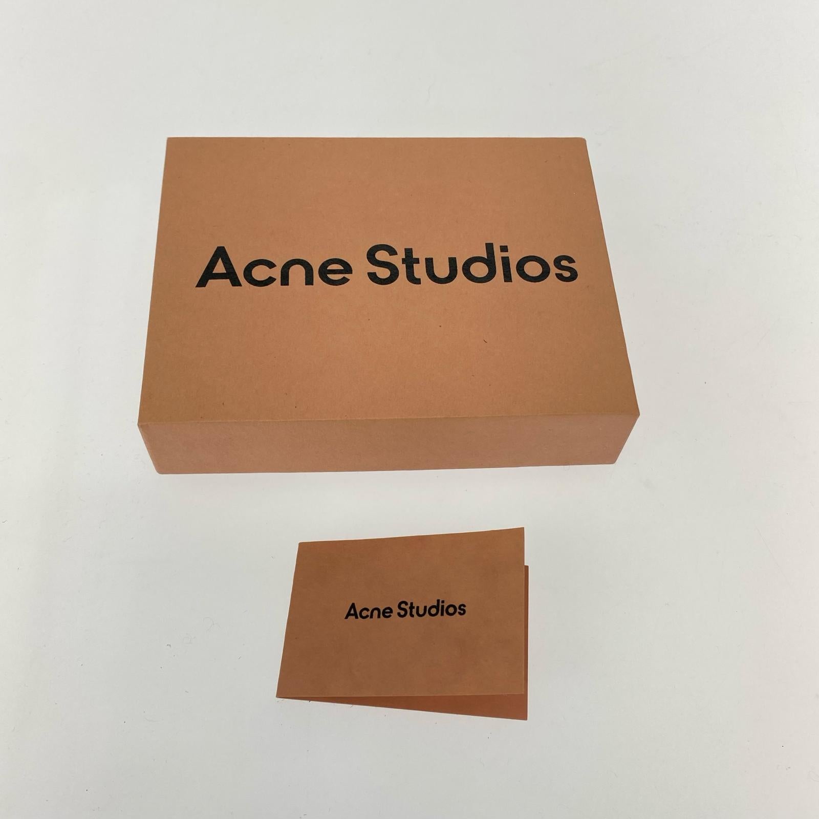 コンパクトウォレット acne studios レザーファスナーウォレット ブラック
