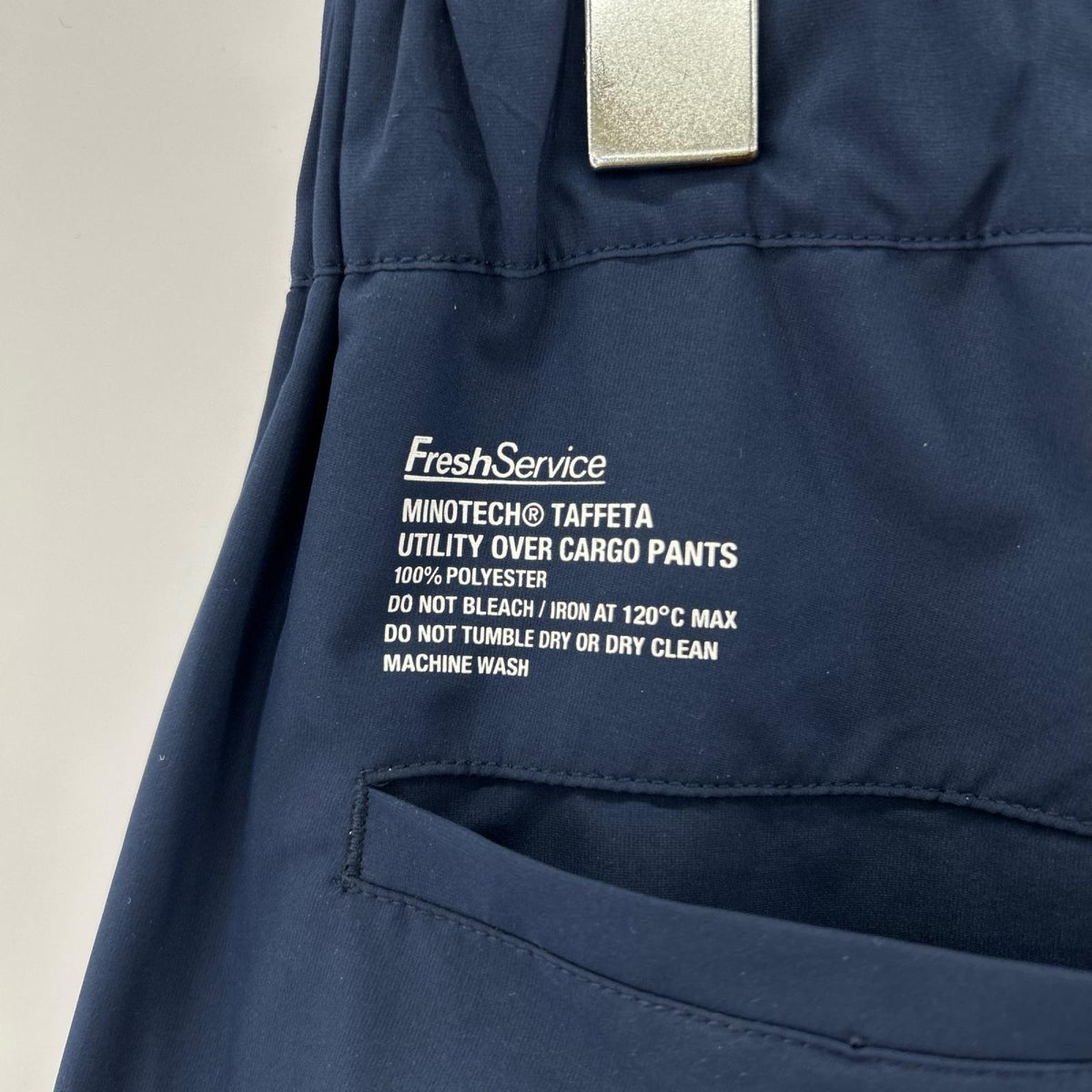 パンツ MINOTECH TAFFETA UTILITY OVER CARGO/M M ネイビー