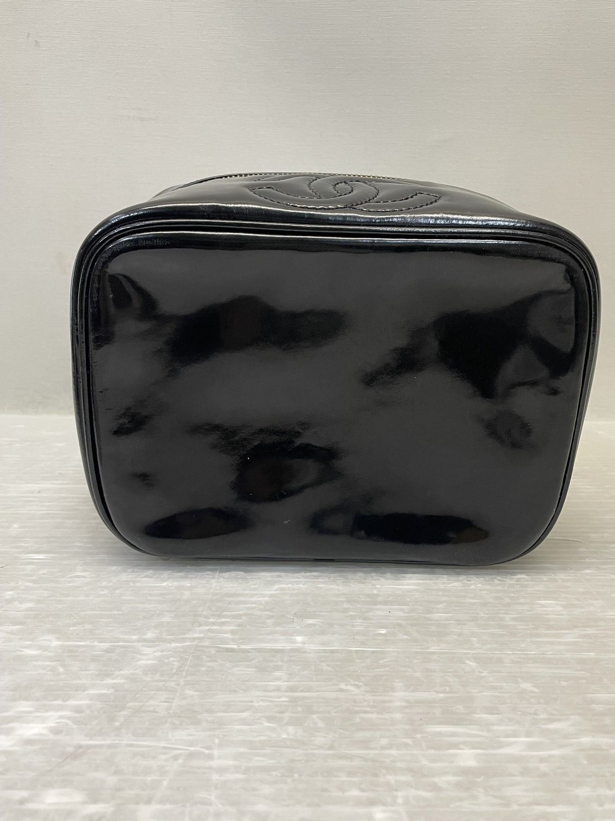 CHANEL ココマーク バニティ エナメルバッグ ブラック