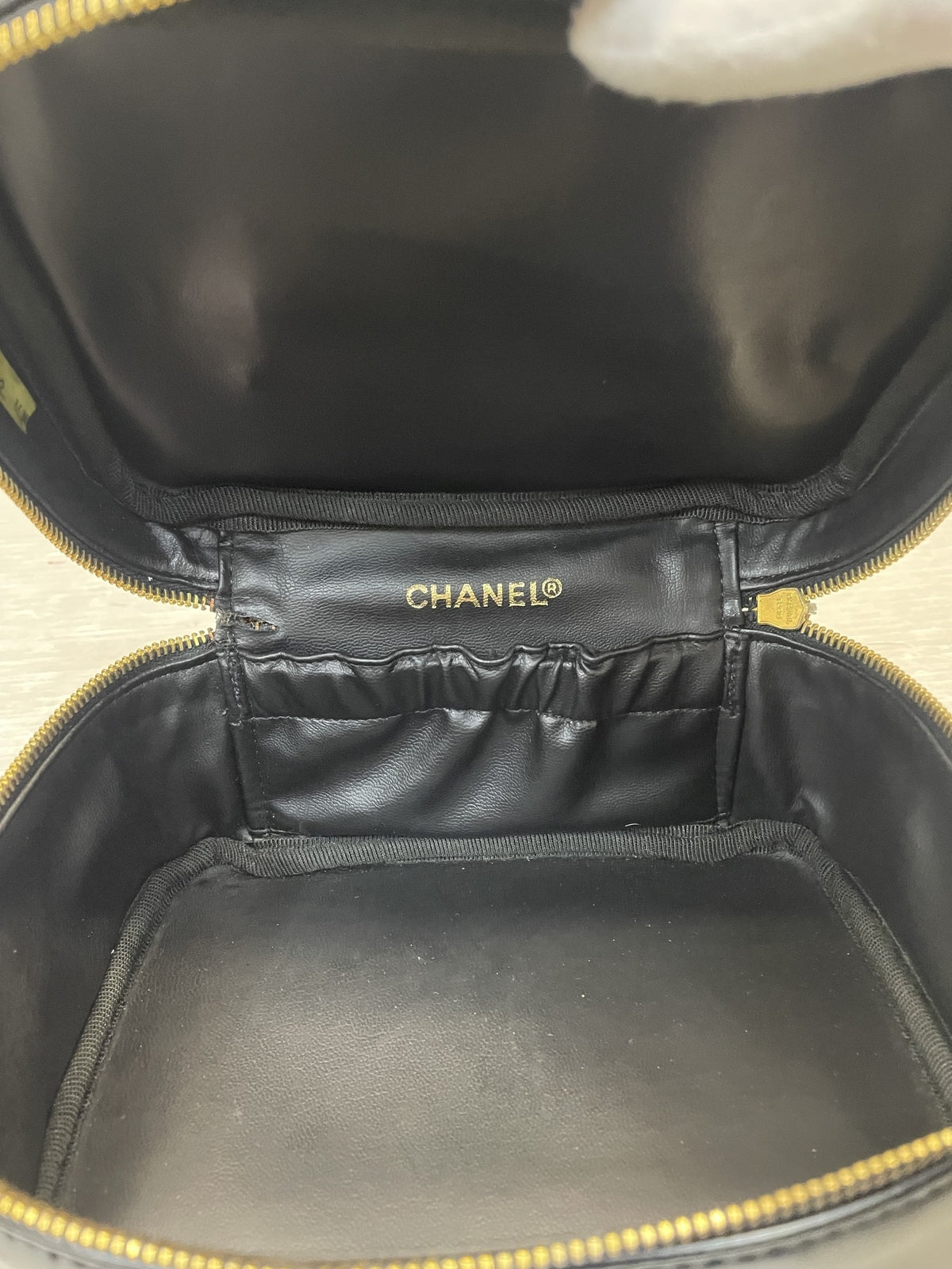 CHANEL ココマーク バニティ エナメルバッグ ブラック
