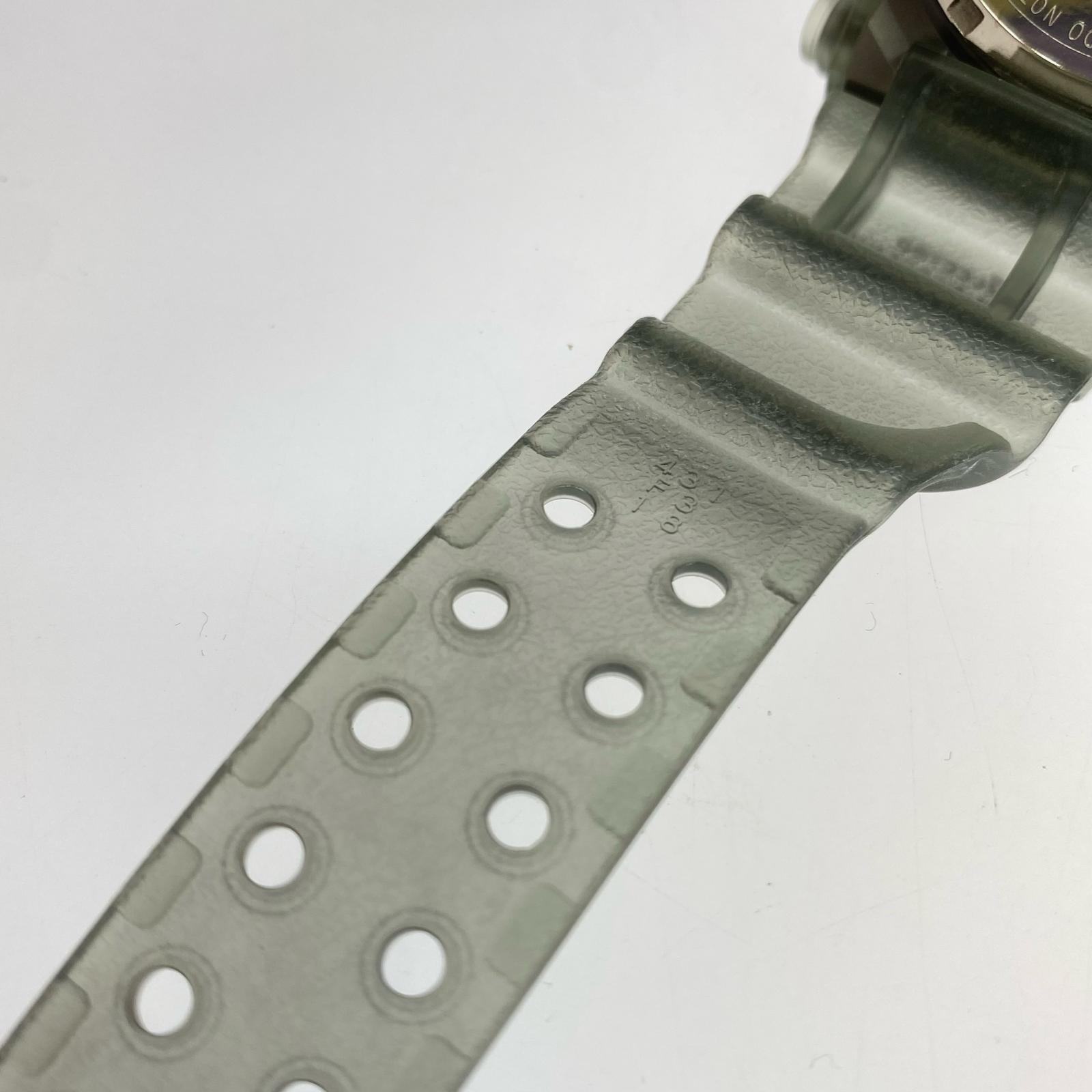 腕時計 DW-8200MS-8T メンインスモーク デジタル クォーツ腕時計 クリア