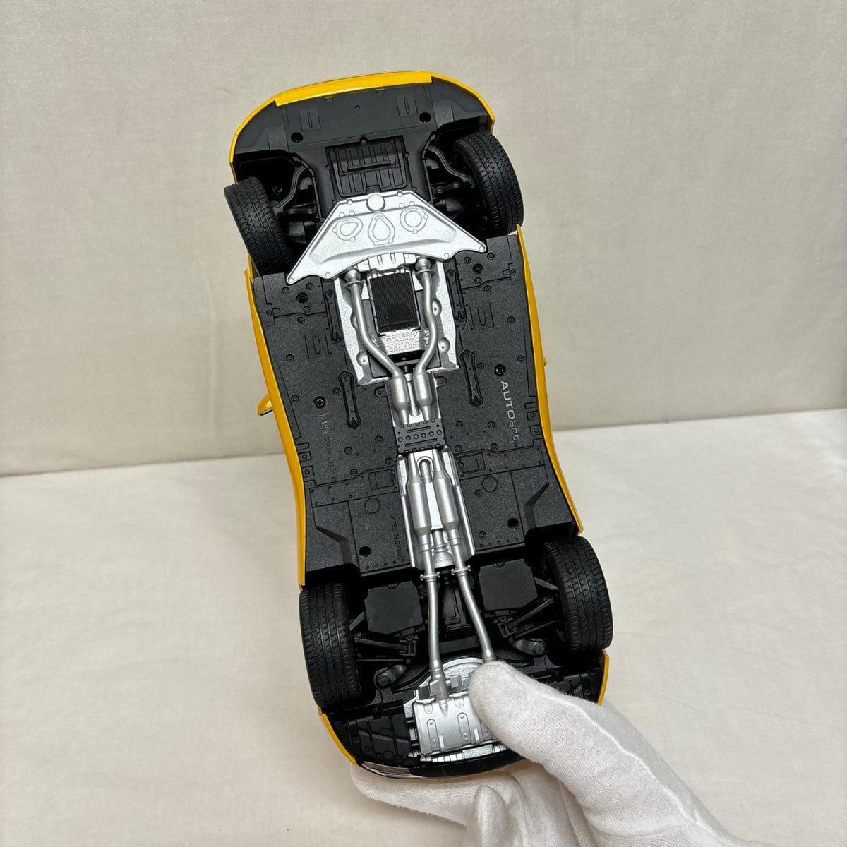 AUTOart 1/18 Lexus LC500 ﾒﾀﾘｯｸｲｴﾛｰ オートアート スケールカー