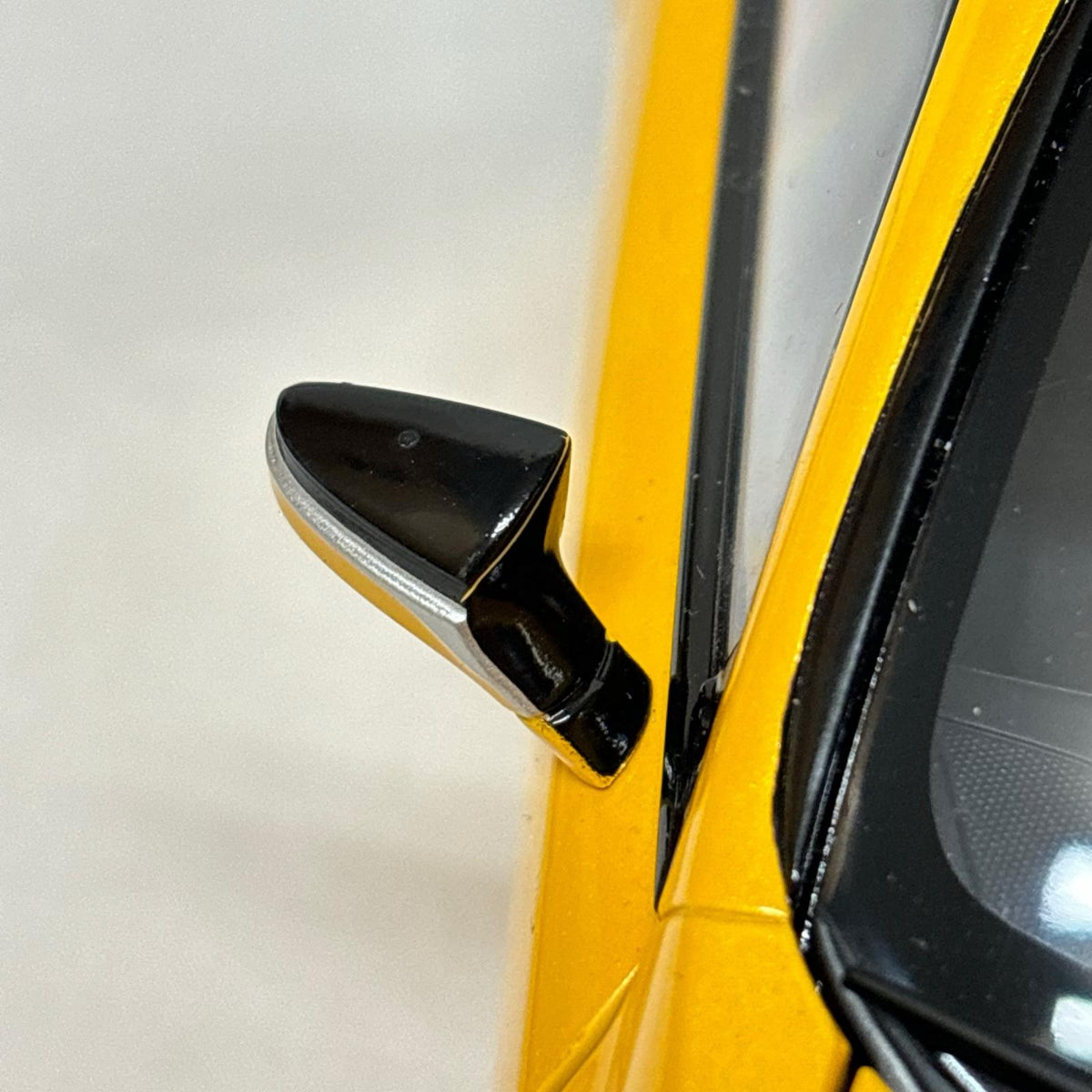 AUTOart 1/18 Lexus LC500 ﾒﾀﾘｯｸｲｴﾛｰ オートアート スケールカー