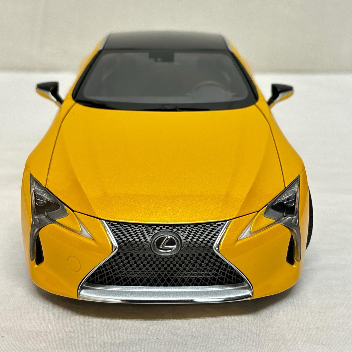 AUTOart 1/18 Lexus LC500 ﾒﾀﾘｯｸｲｴﾛｰ オートアート スケールカー