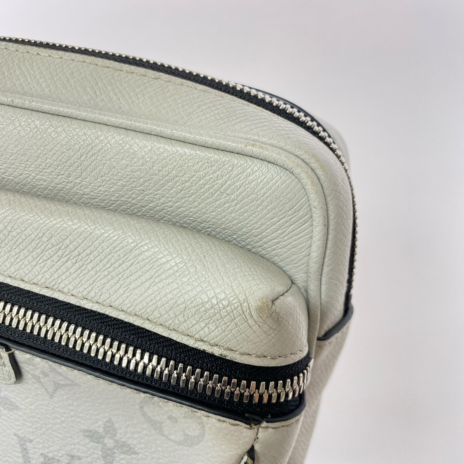 LV/タイガラマ/アウトドア・メッセンジャーPM M30247