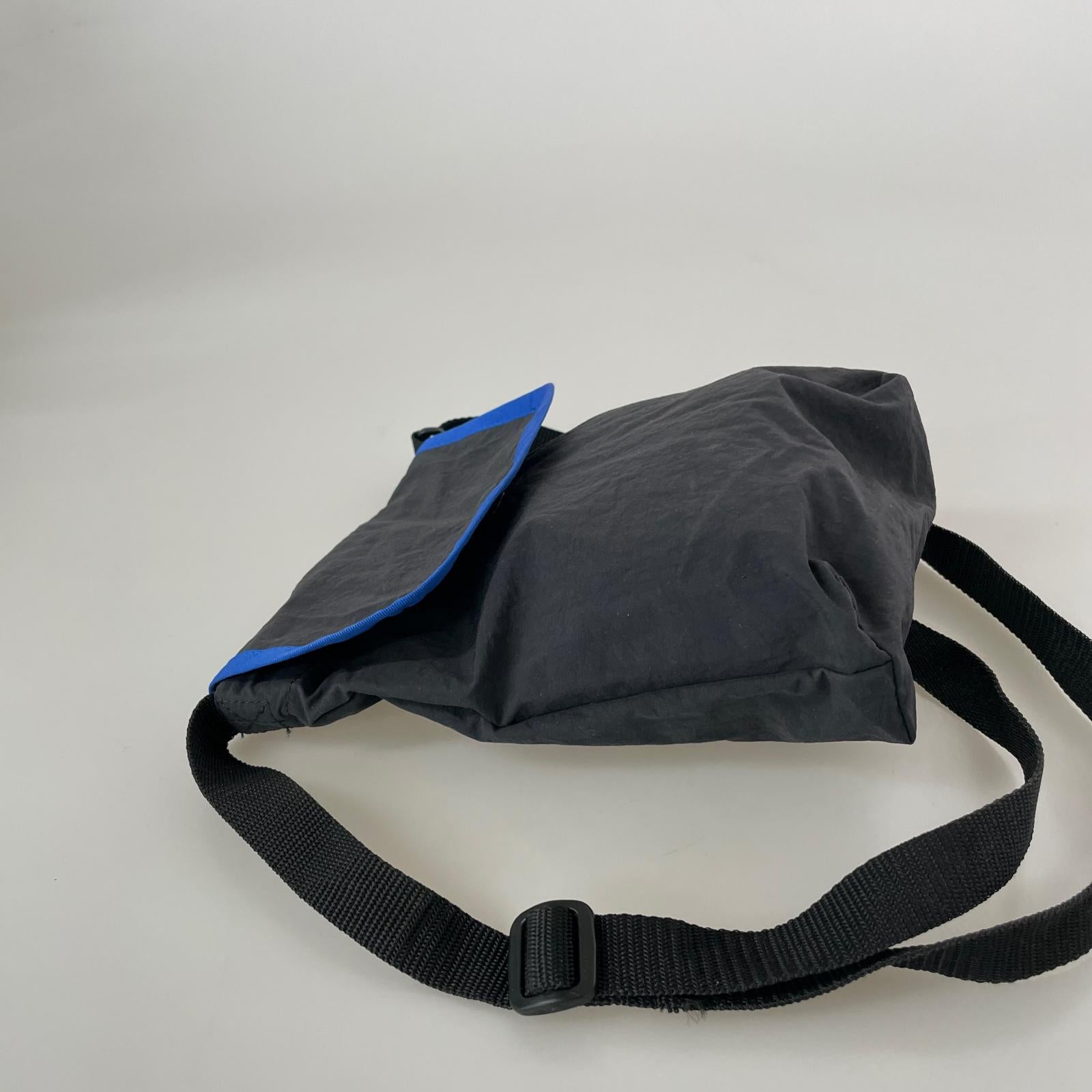ショルダーバッグ wonderland Small Pocket サコッシュ ブラック