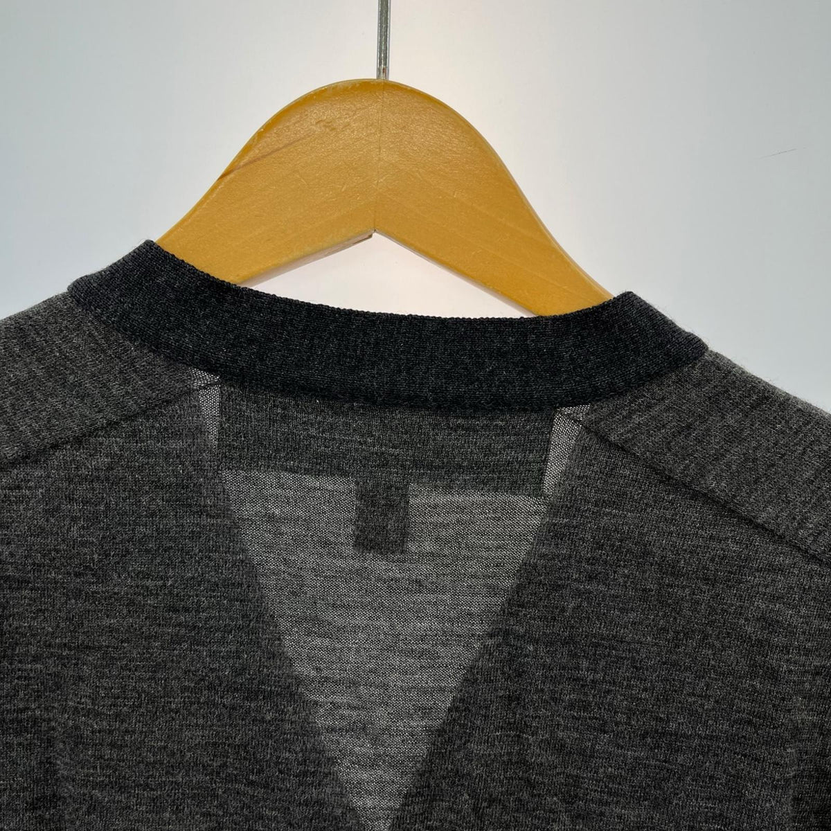 カーディガン HOMME 毛100％　ｶｰﾃﾞｨｶﾞﾝ　S S グレー