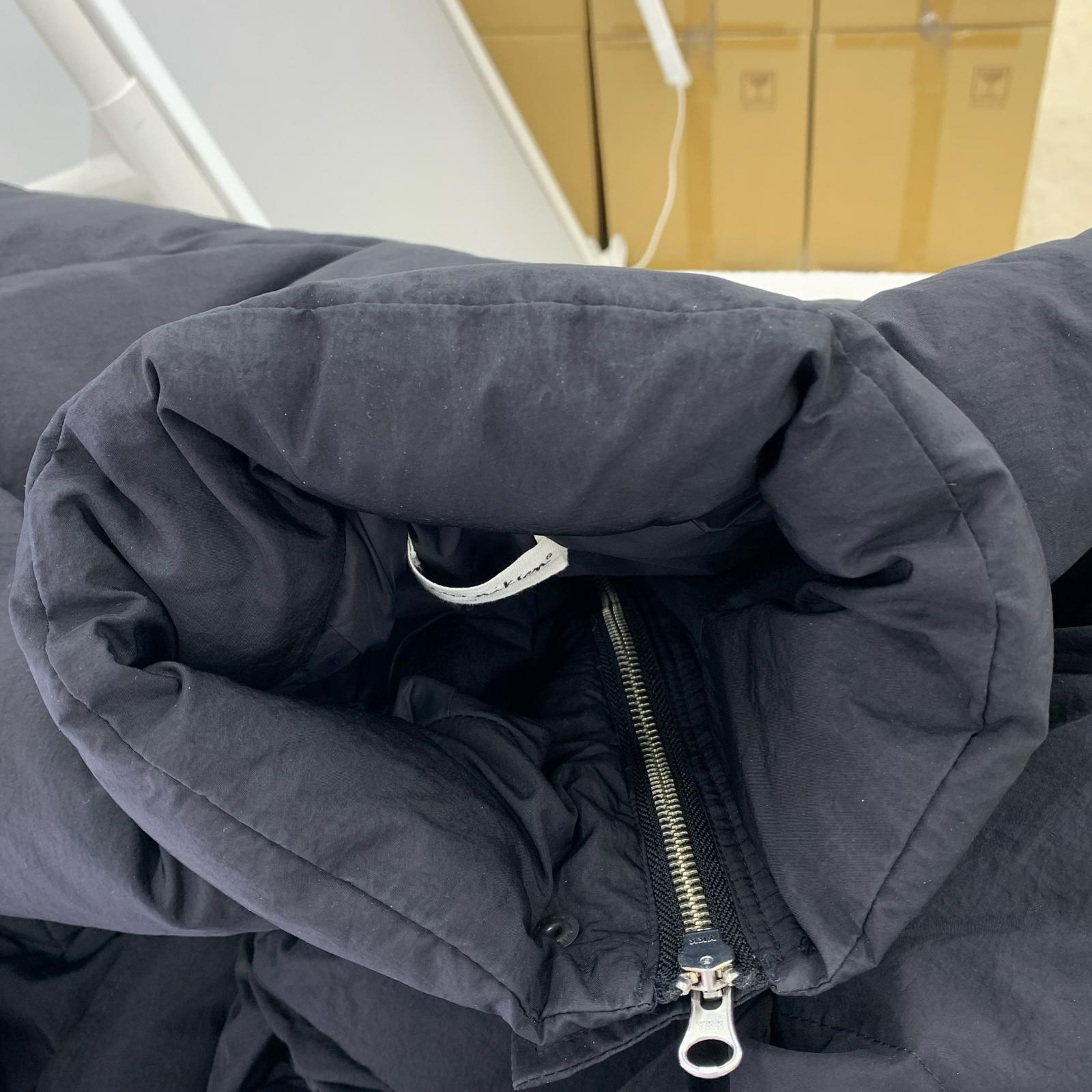 ダウンジャケット Raglan Puffer Jacket ブラック