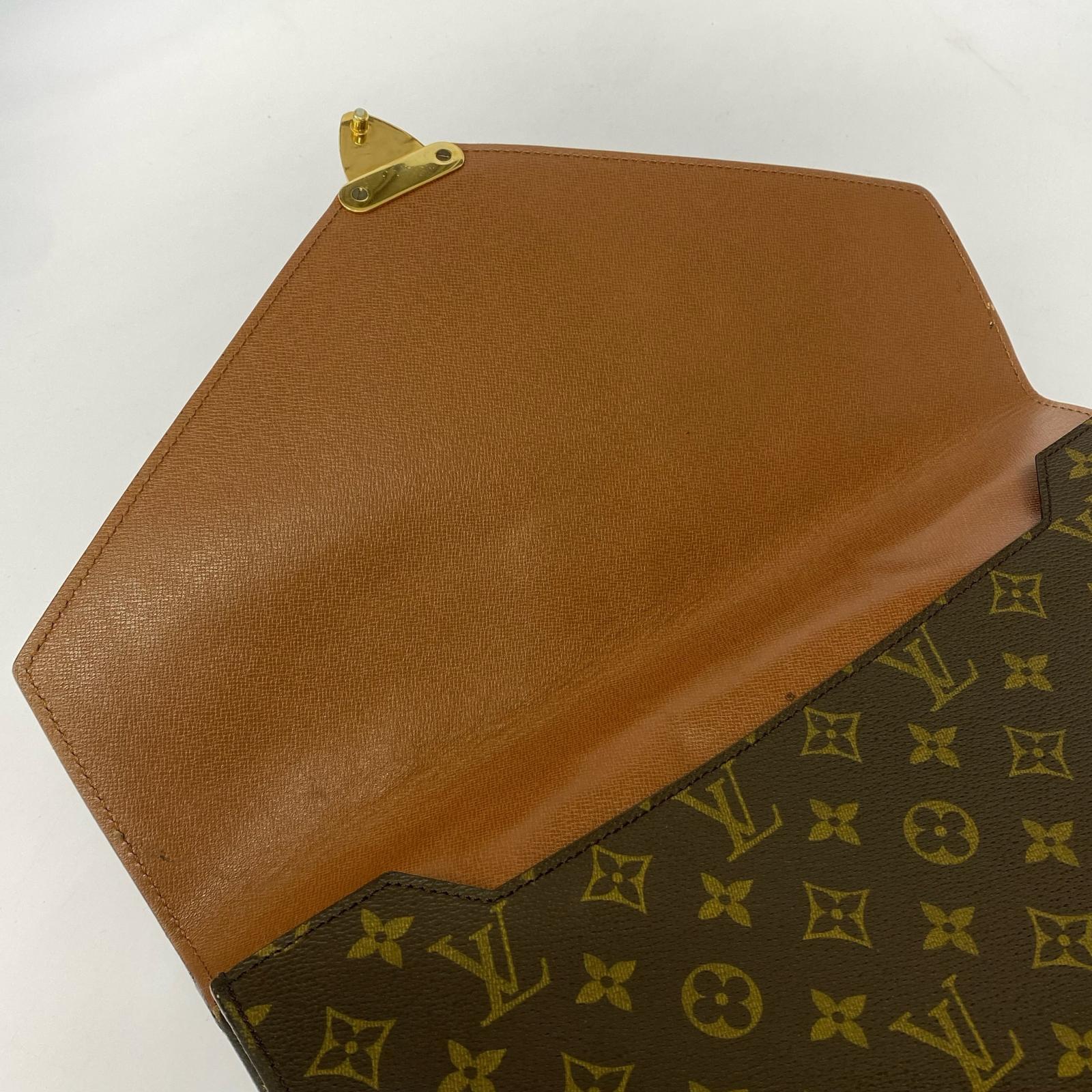 LV モノグラム M53335 ドキュマンセナトゥール ※付着物