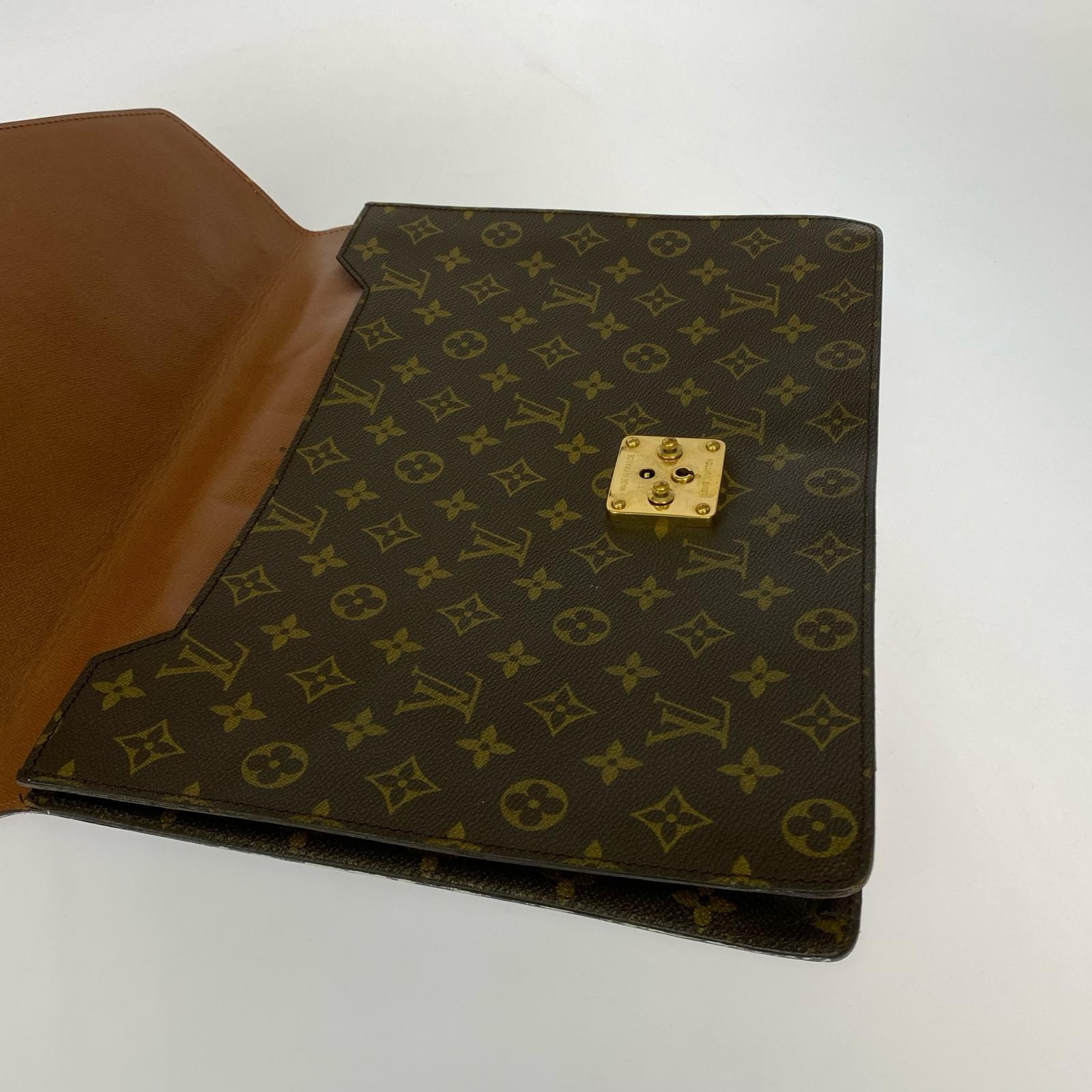 LV モノグラム M53335 ドキュマンセナトゥール ※付着物