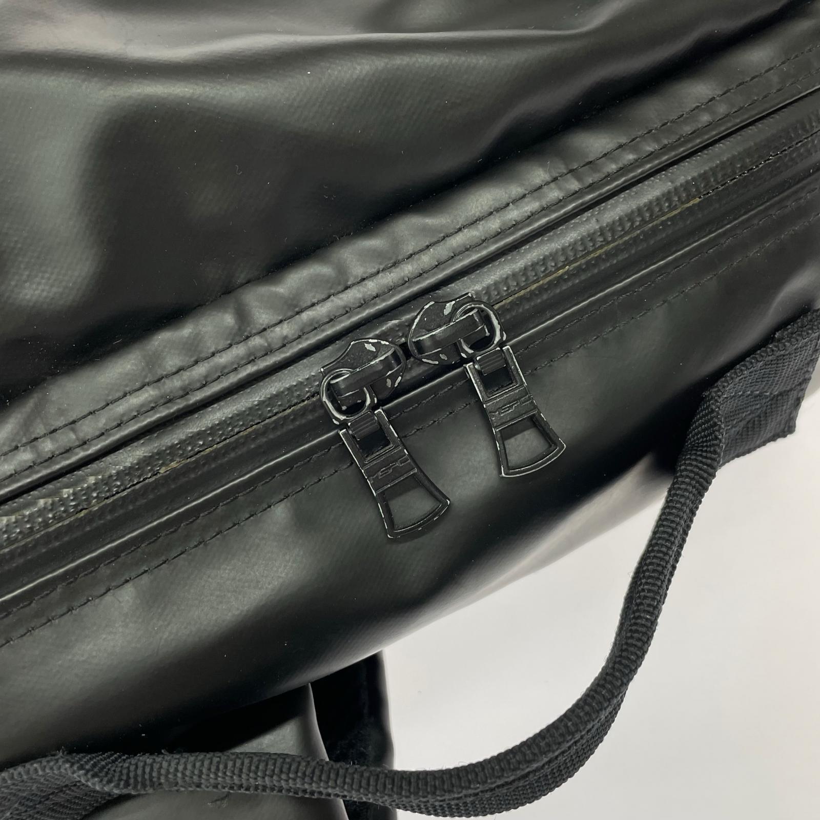 リュック・デイパック SLICK RUCKSACK ブラック