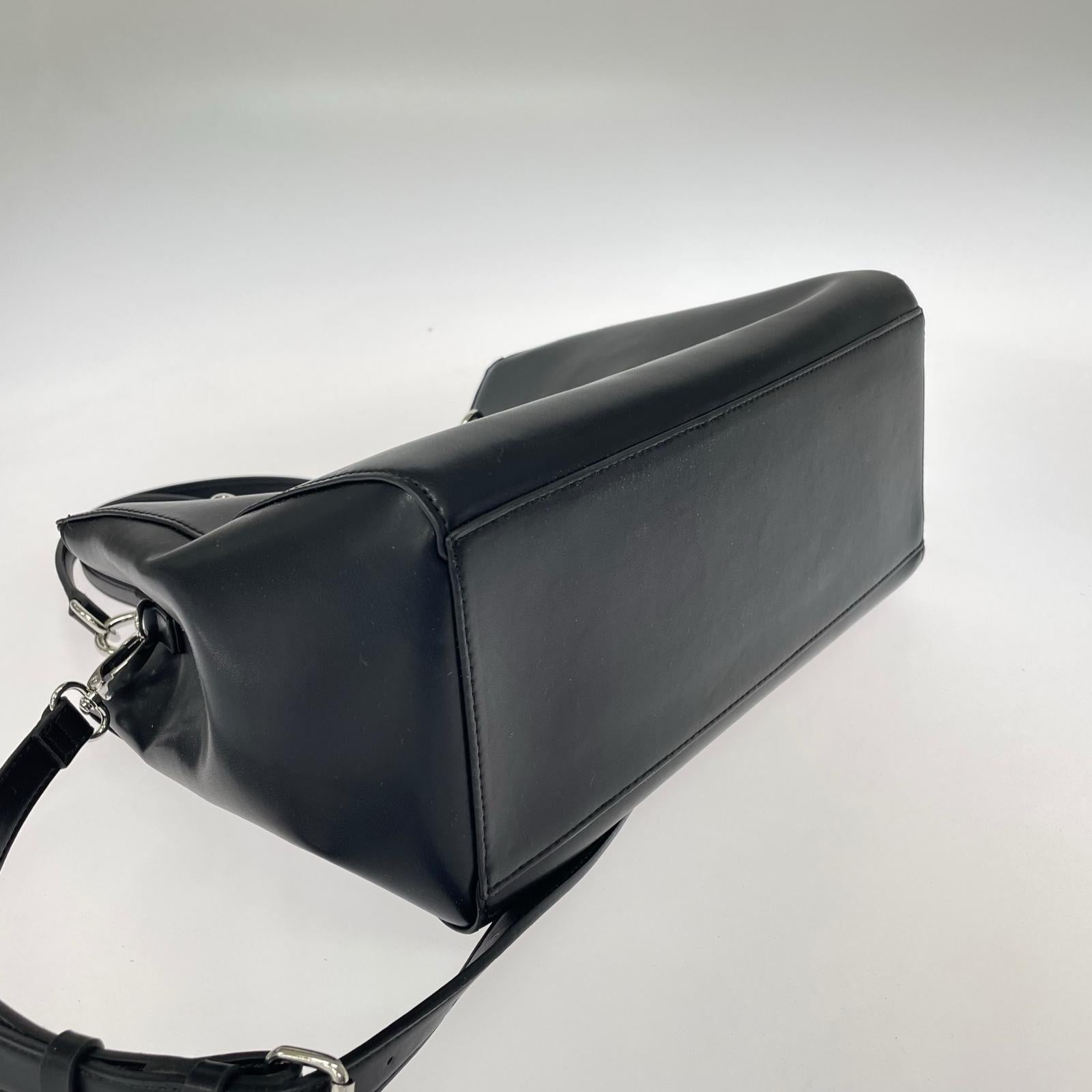 トートバッグ GUESS トートバッグ ブラック