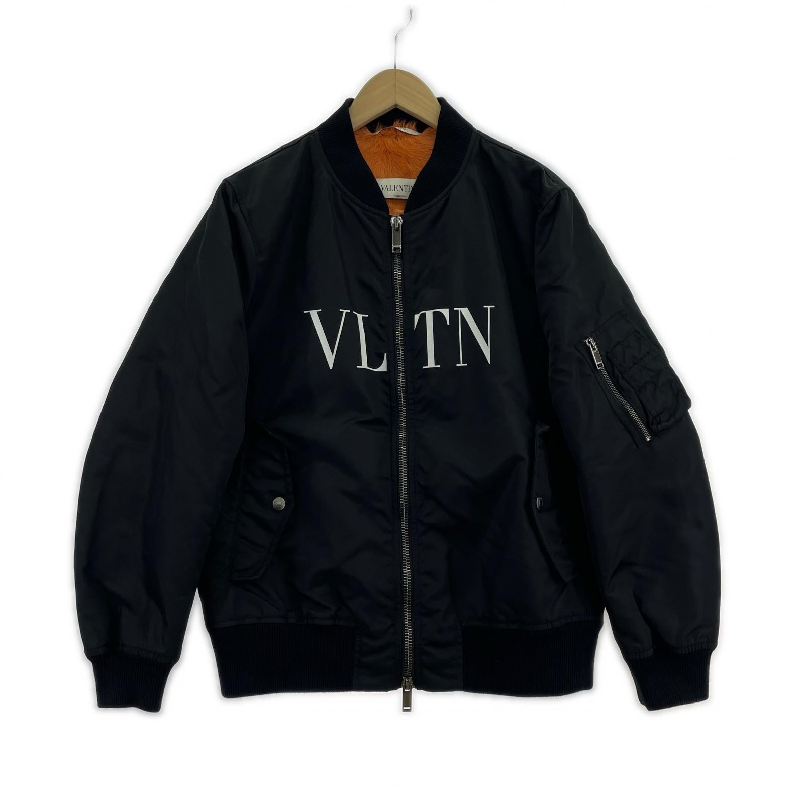 ジャケット VALENTINO VLTNロゴ ゴートファーライニング MA-1 フライトジャケット 50 ブラック 50 ブラック