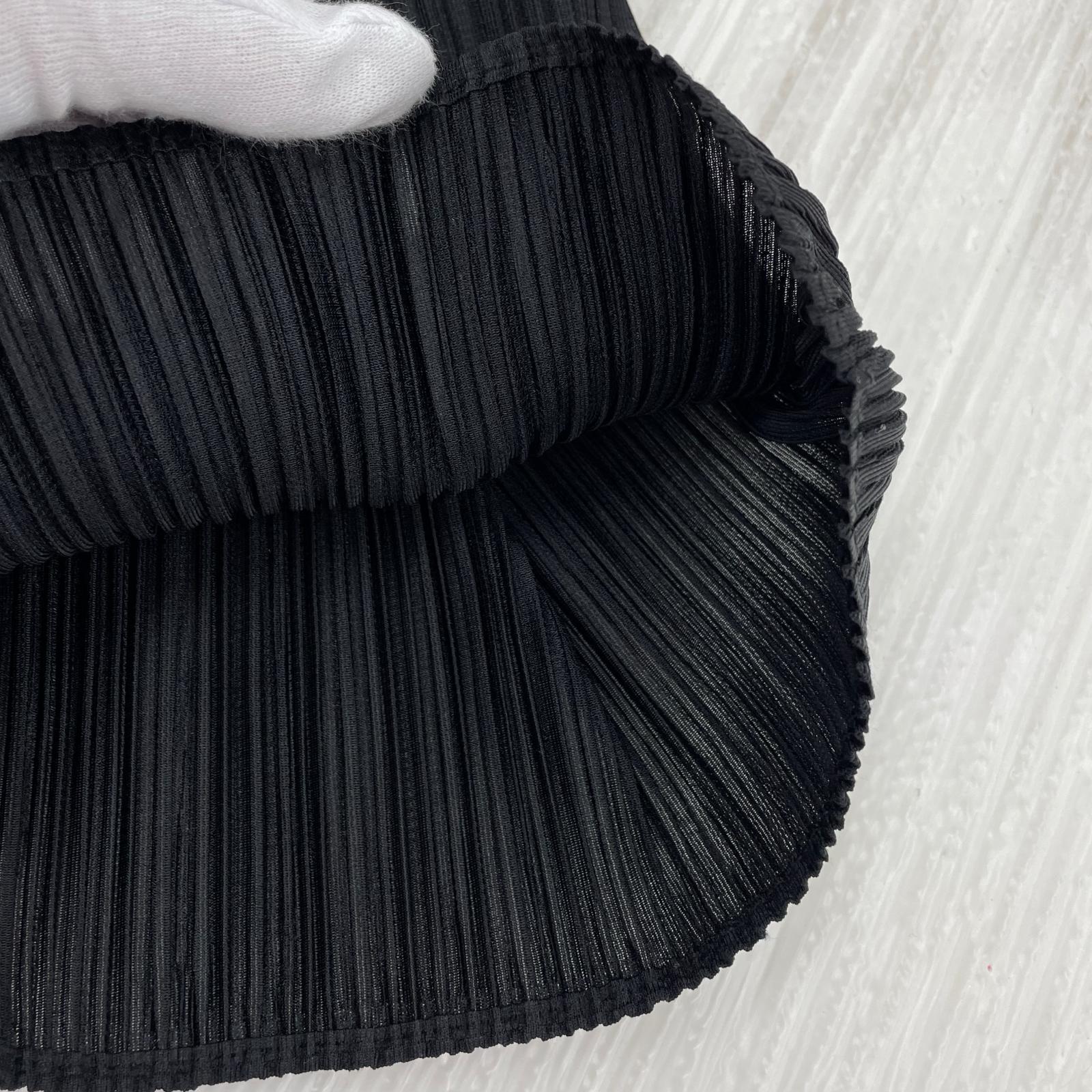 パンツ ISSEY MIYAKE PLEATS PLEASE プリーツパンツ 黒 ブラック