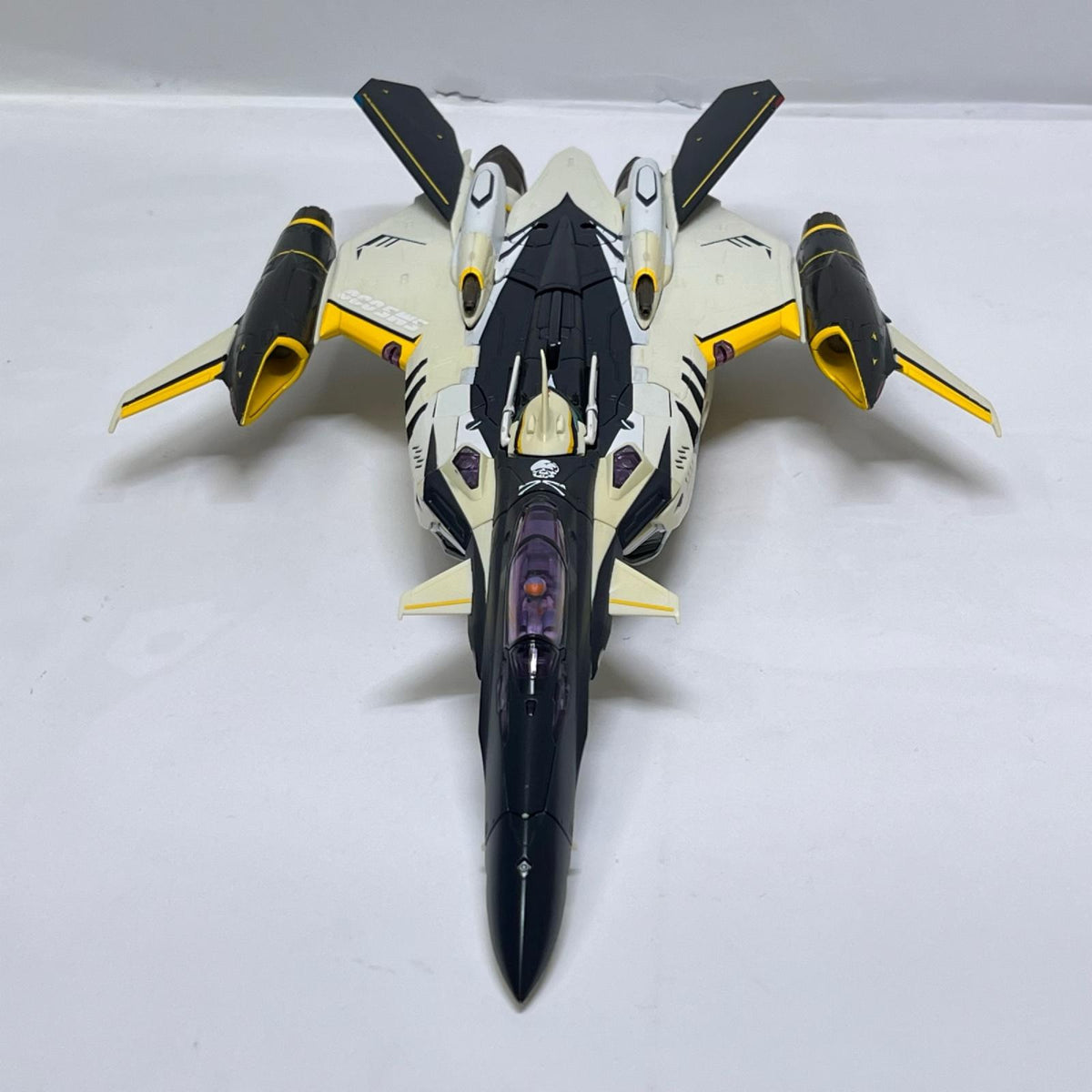 DX超合金 YF-29 デュランダルバルキリー 30周年記念カラー マクロスF/劇場版 マクロスF 恋離飛翼 〜サヨナラノツバサ〜/マクロスフロンティア バンダイ フィギュア/グッズ