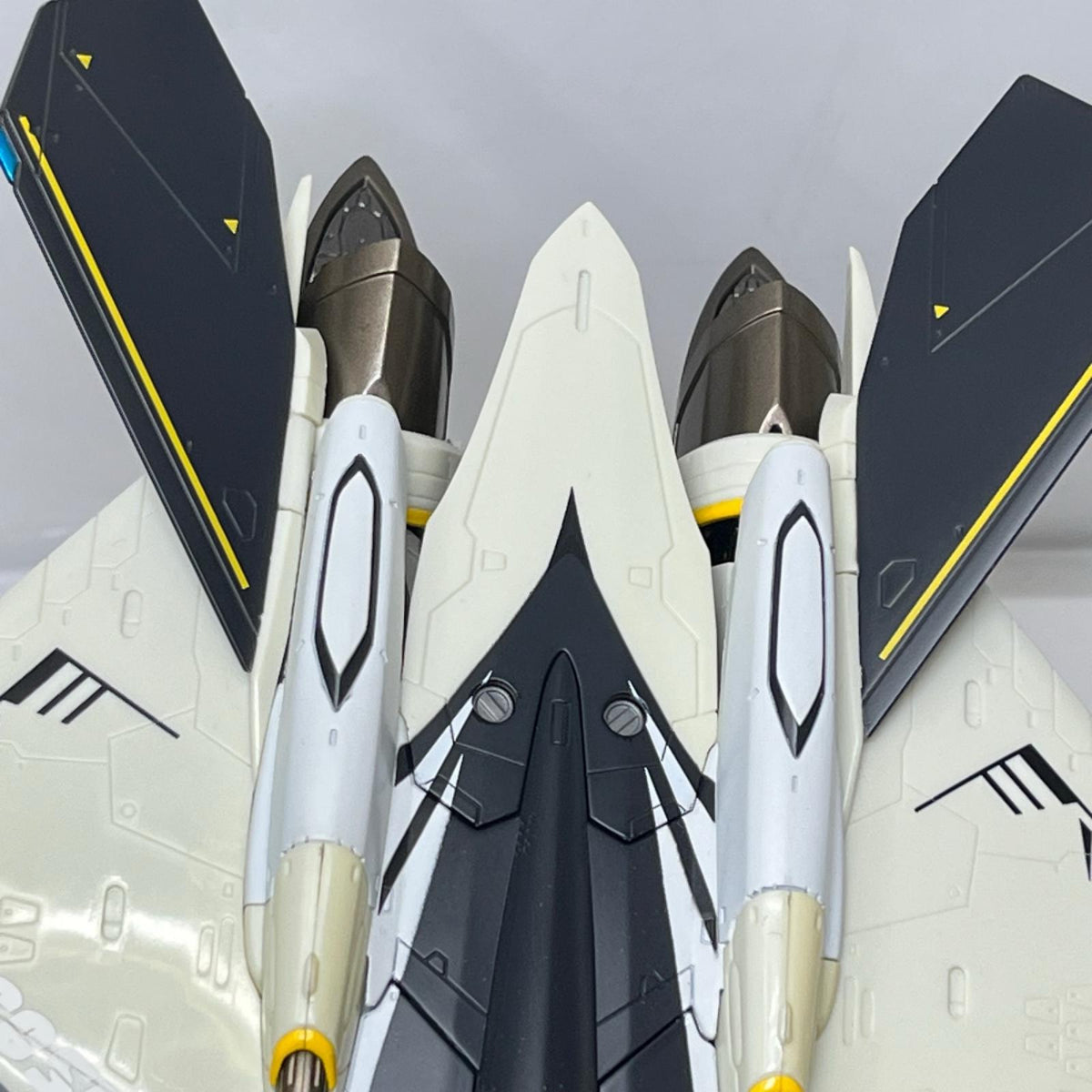 DX超合金 YF-29 デュランダルバルキリー 30周年記念カラー マクロスF/劇場版 マクロスF 恋離飛翼 〜サヨナラノツバサ〜/マクロスフロンティア バンダイ フィギュア/グッズ