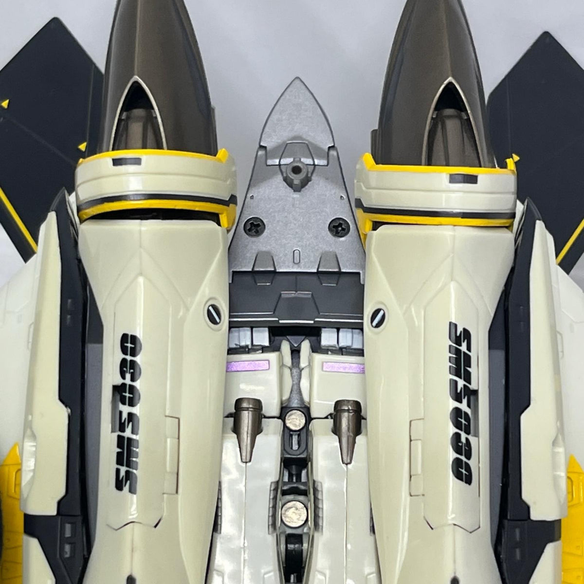 DX超合金 YF-29 デュランダルバルキリー 30周年記念カラー マクロスF/劇場版 マクロスF 恋離飛翼 〜サヨナラノツバサ〜/マクロスフロンティア バンダイ フィギュア/グッズ