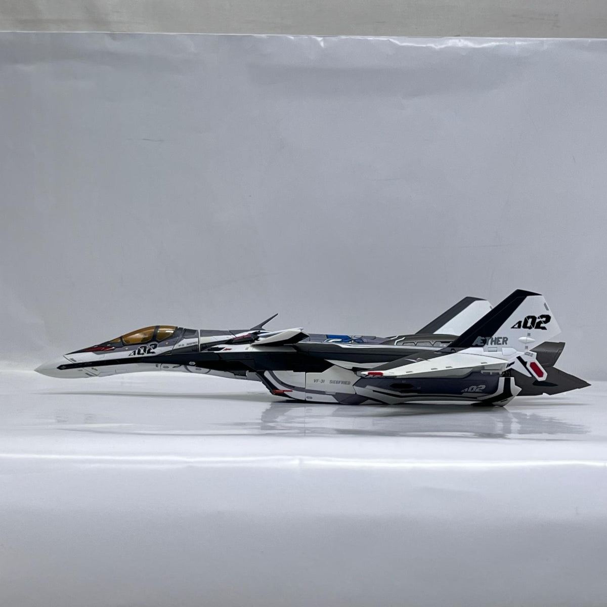 DX超合金 VF-31F ジークフリード(メッサー・イーレフェルト機) マクロスΔ/マクロスデルタ バンダイ フィギュア/グッズ