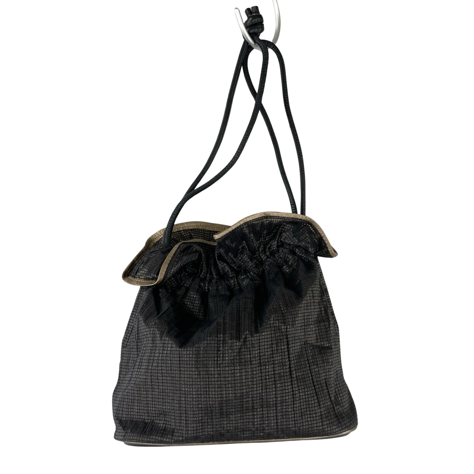 その他バッグ ISSEY MIYAKE ラメ巾着バッグ ブラック