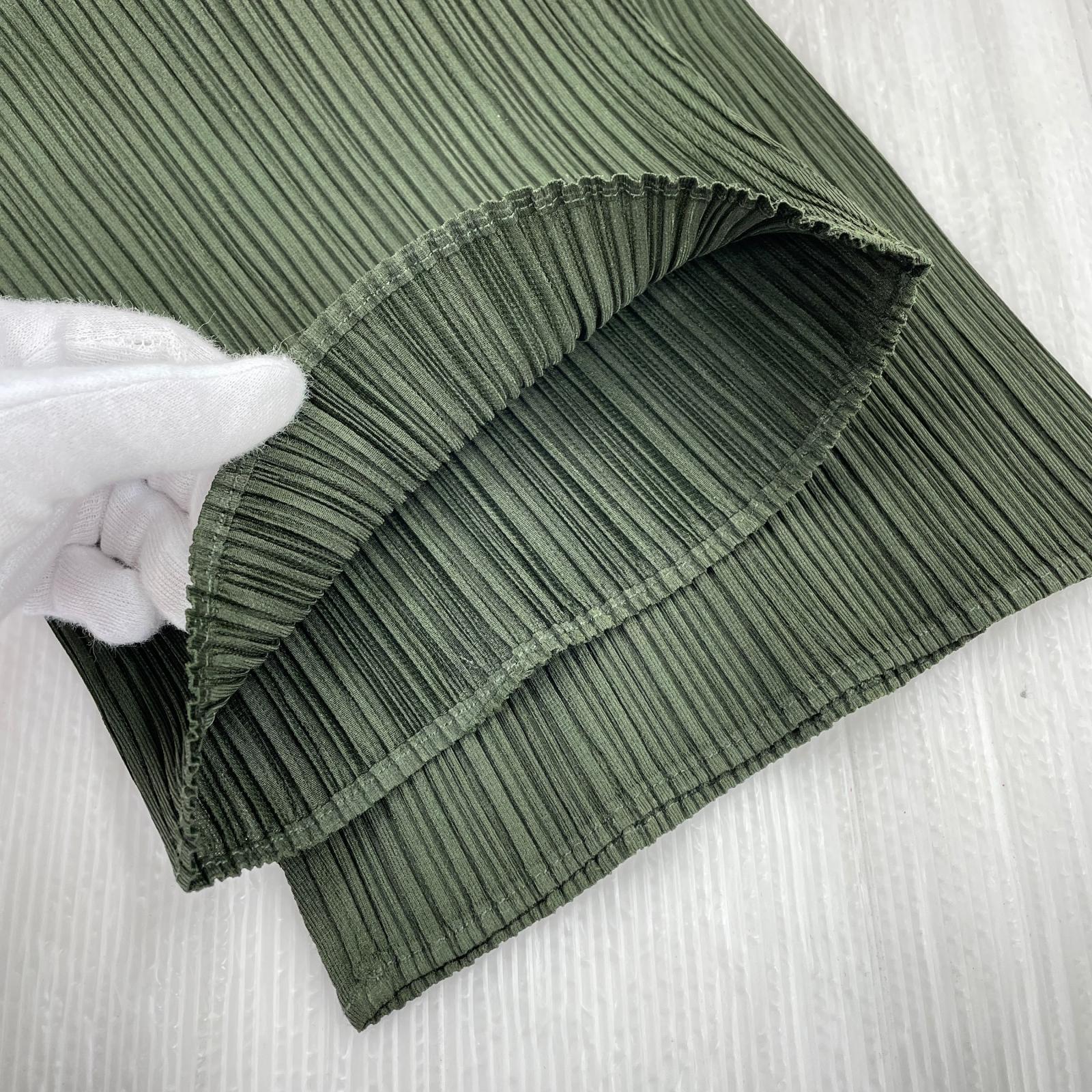 パンツ ISSEY MIYAKE プリーツパンツ 緑 1 グリーン