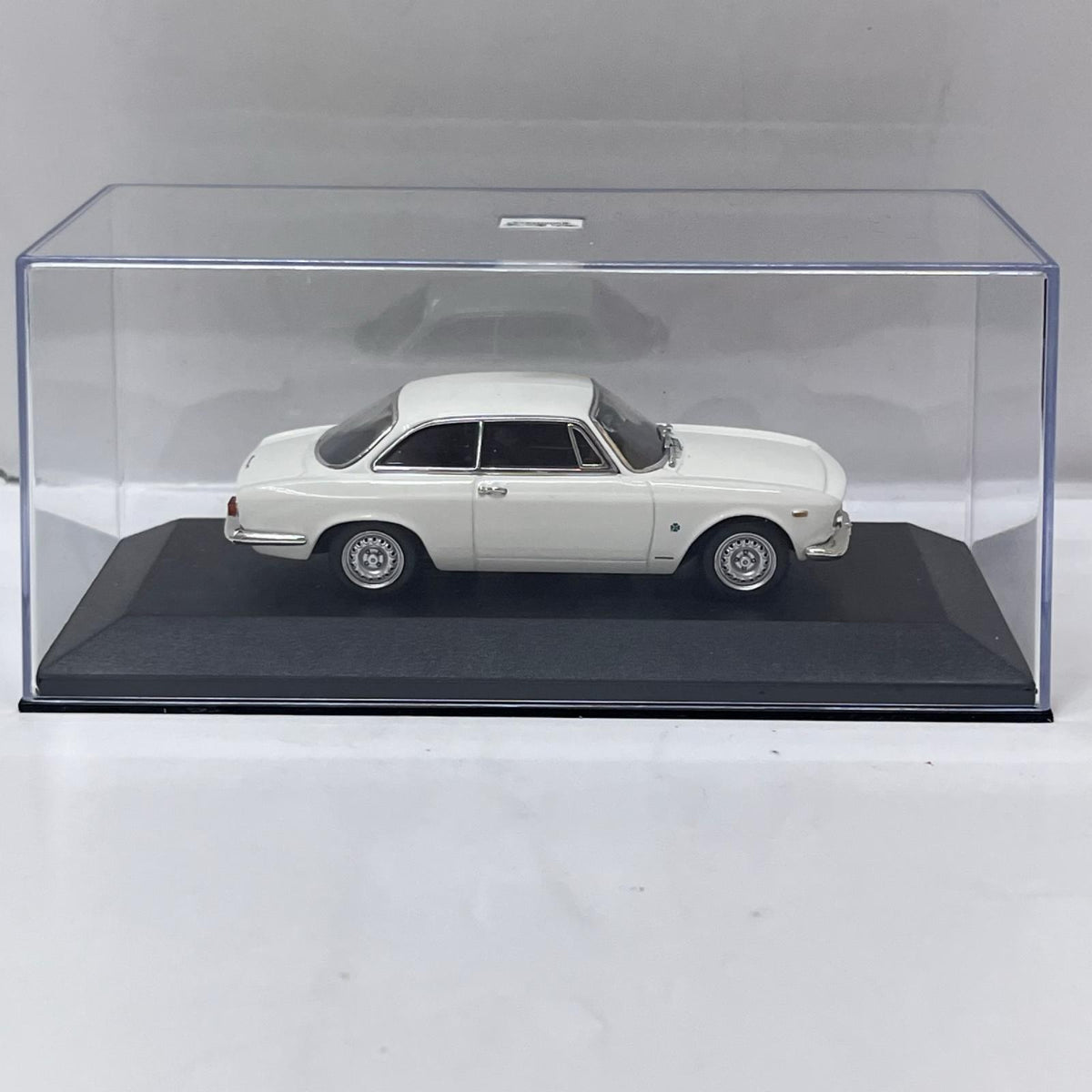1/43 PMA アルファロメオ ジュリア スプリント GTA 1965 ミニチャンプス 1/43 アルファロメオ ジュリア スプリント GTA 1965 ミニチャンプス（MINICHAMPS） スケールカー