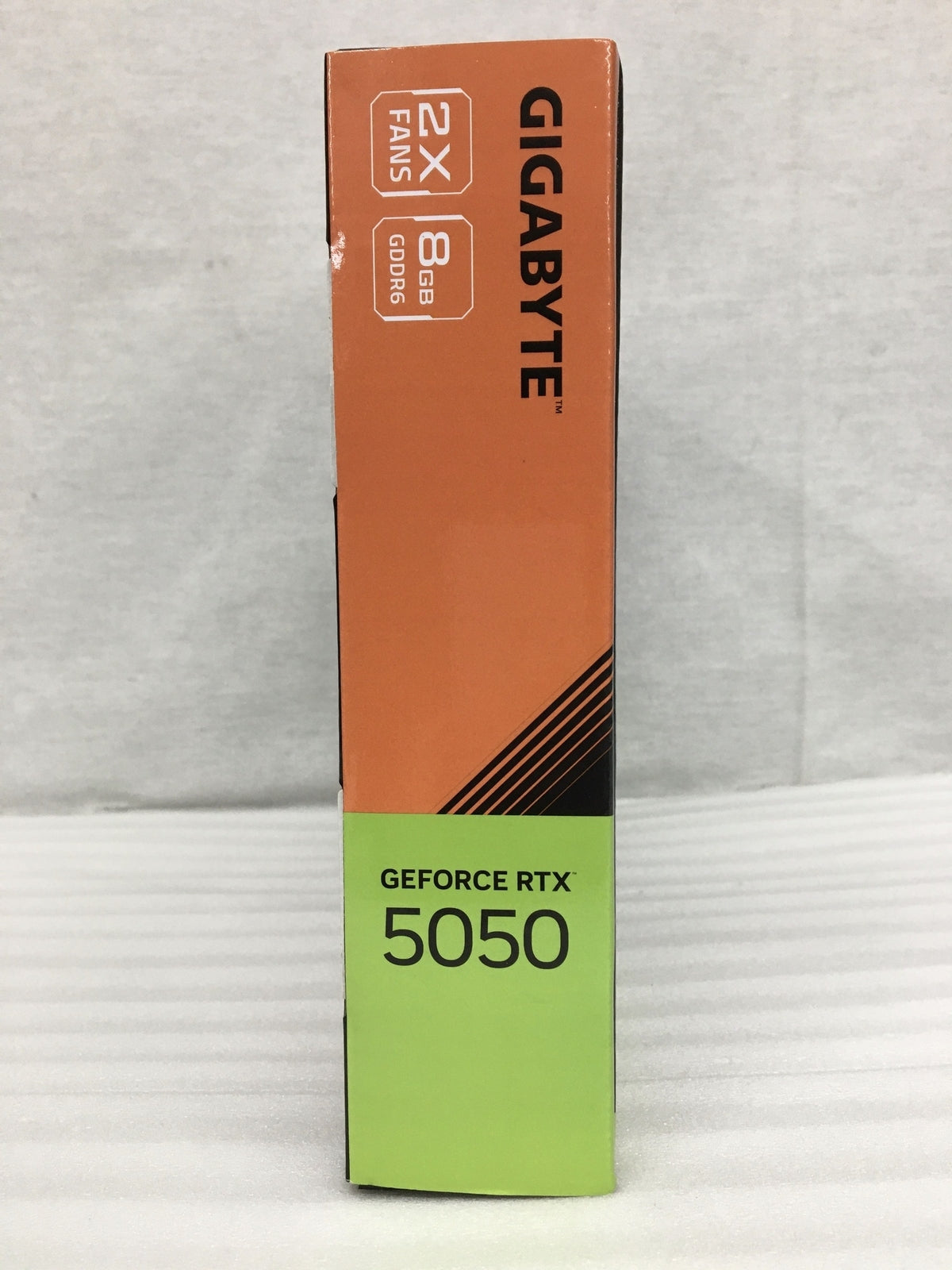 GIGABYTE製 GeForce RTX 5050 GV-N5050WF2OC-8GD その他小物