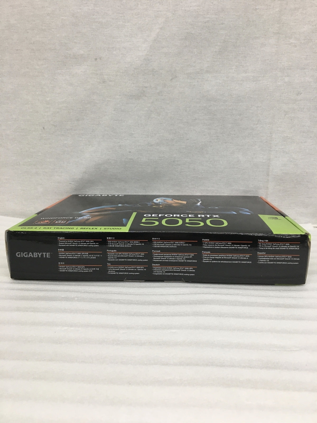 GIGABYTE製 GeForce RTX 5050 GV-N5050WF2OC-8GD その他小物