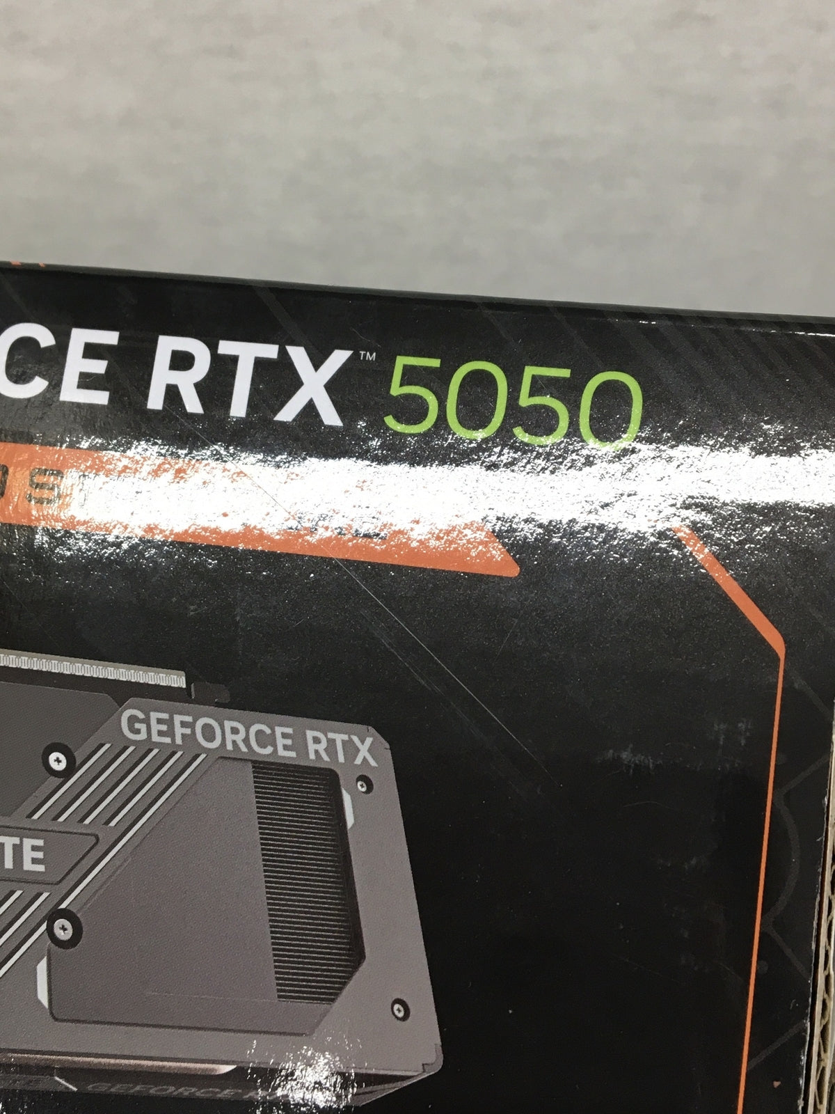GIGABYTE製 GeForce RTX 5050 GV-N5050WF2OC-8GD その他小物