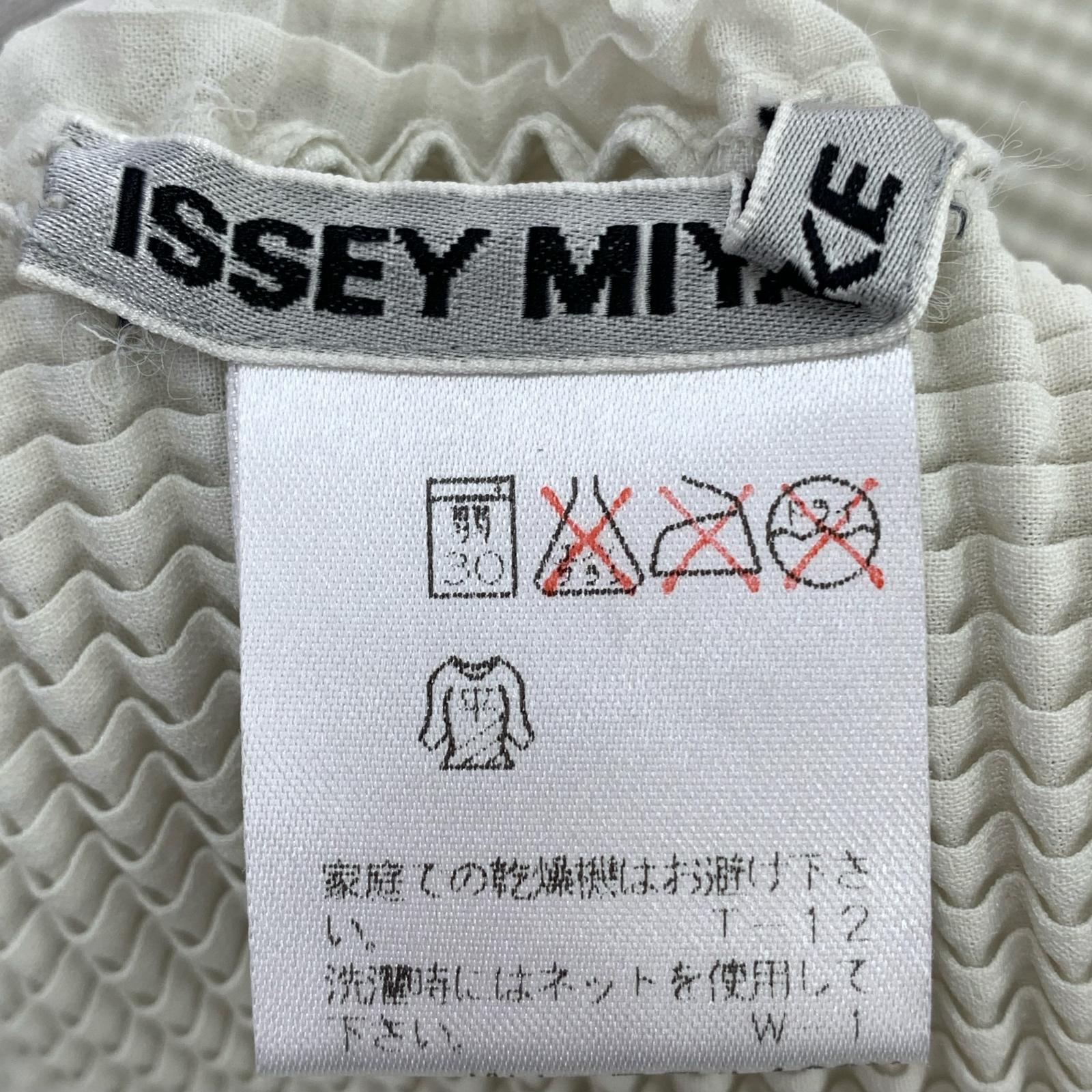 その他トップス ISSEY MIYAKE　プリーツ トップス アイボリー M