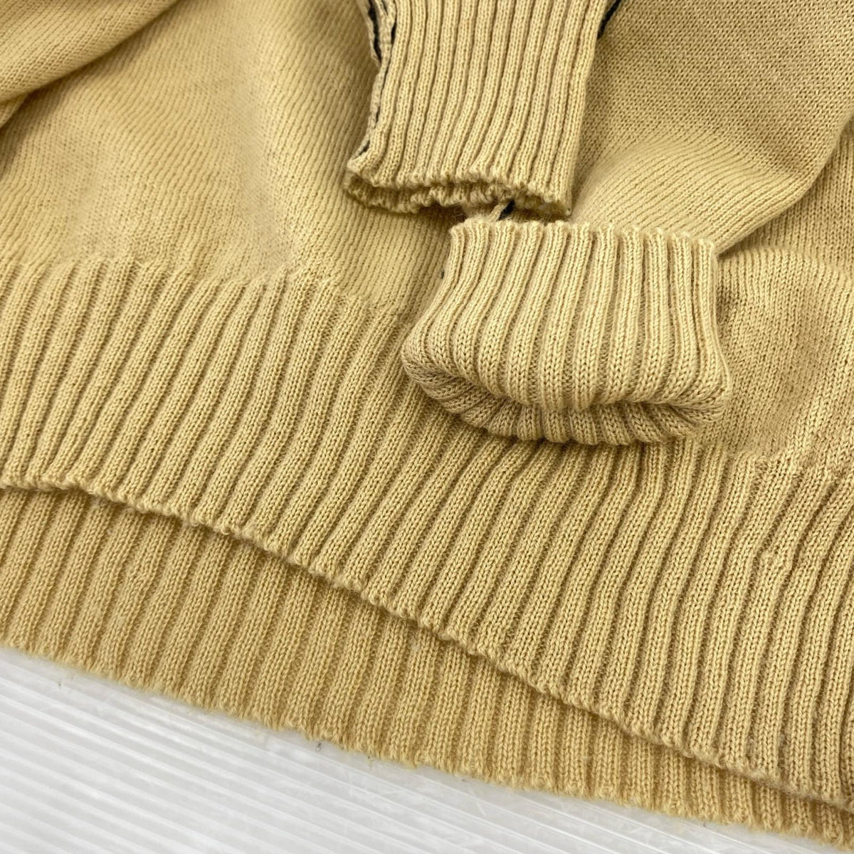 ニット ISSEY MIYAKE ARCHIVE ｳｰﾙｸﾙｰﾈｯｸｾｰﾀｰ ﾍﾞｰｼﾞｭ (M) M ベージュ