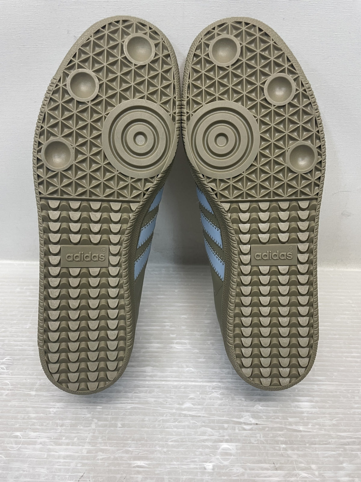 スニーカー ID8712