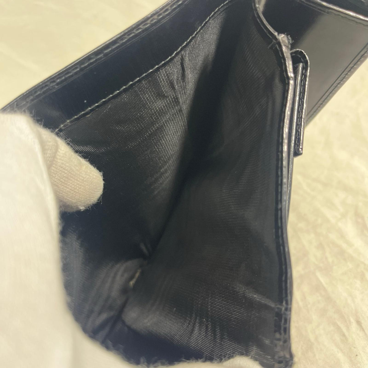 PRADA エナメルパテント