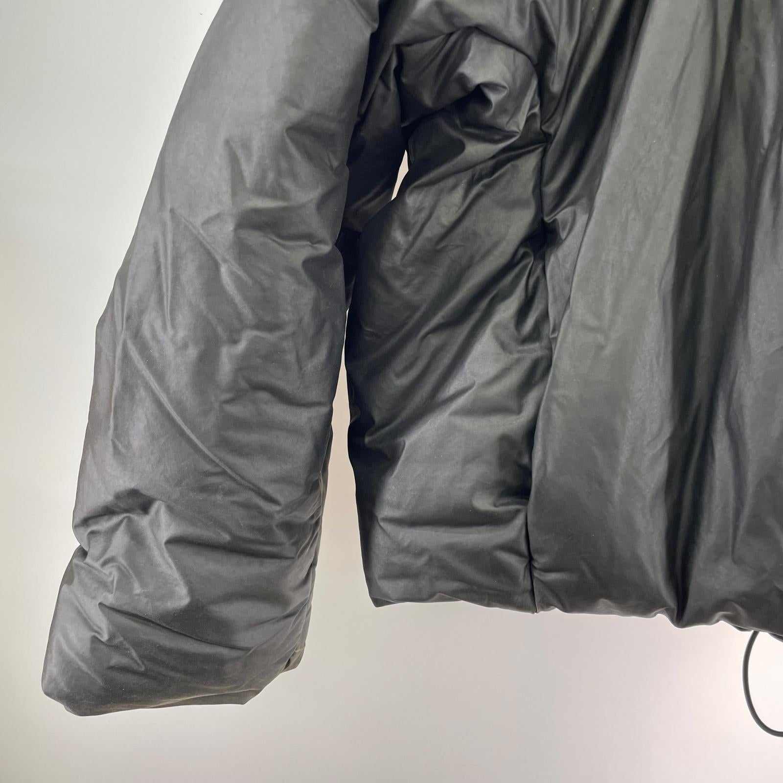 ダウンジャケット Yeezy gap Round Jacket L ブラック