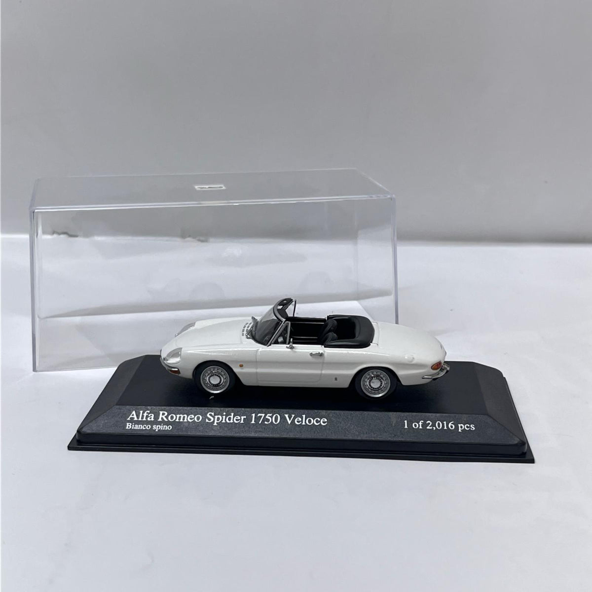 PMA 1/43 アルファロメオ スパイダー 1750 ベロー 1968 ミニチャンプス 1/43 アルファロメオ スパイダー 1750 ヴェローチェ 1968 ホワイト MINICHAMPS（ミニチャンプス） スケールカー