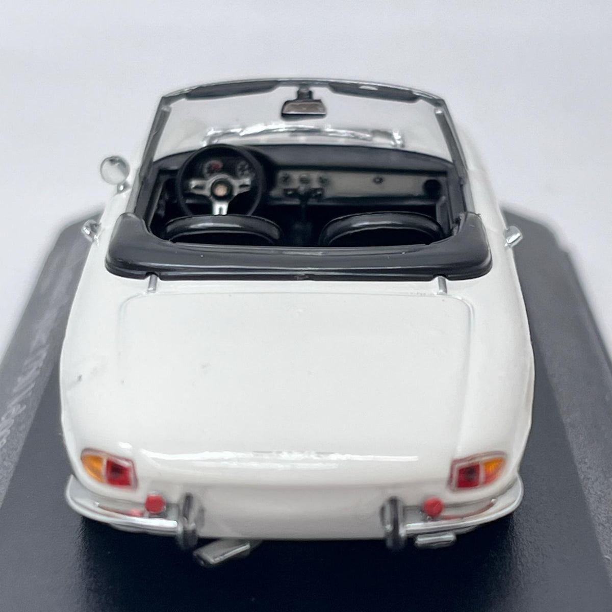 PMA 1/43 アルファロメオ スパイダー 1750 ベロー 1968 ミニチャンプス 1/43 アルファロメオ スパイダー 1750 ヴェローチェ 1968 ホワイト MINICHAMPS（ミニチャンプス） スケールカー