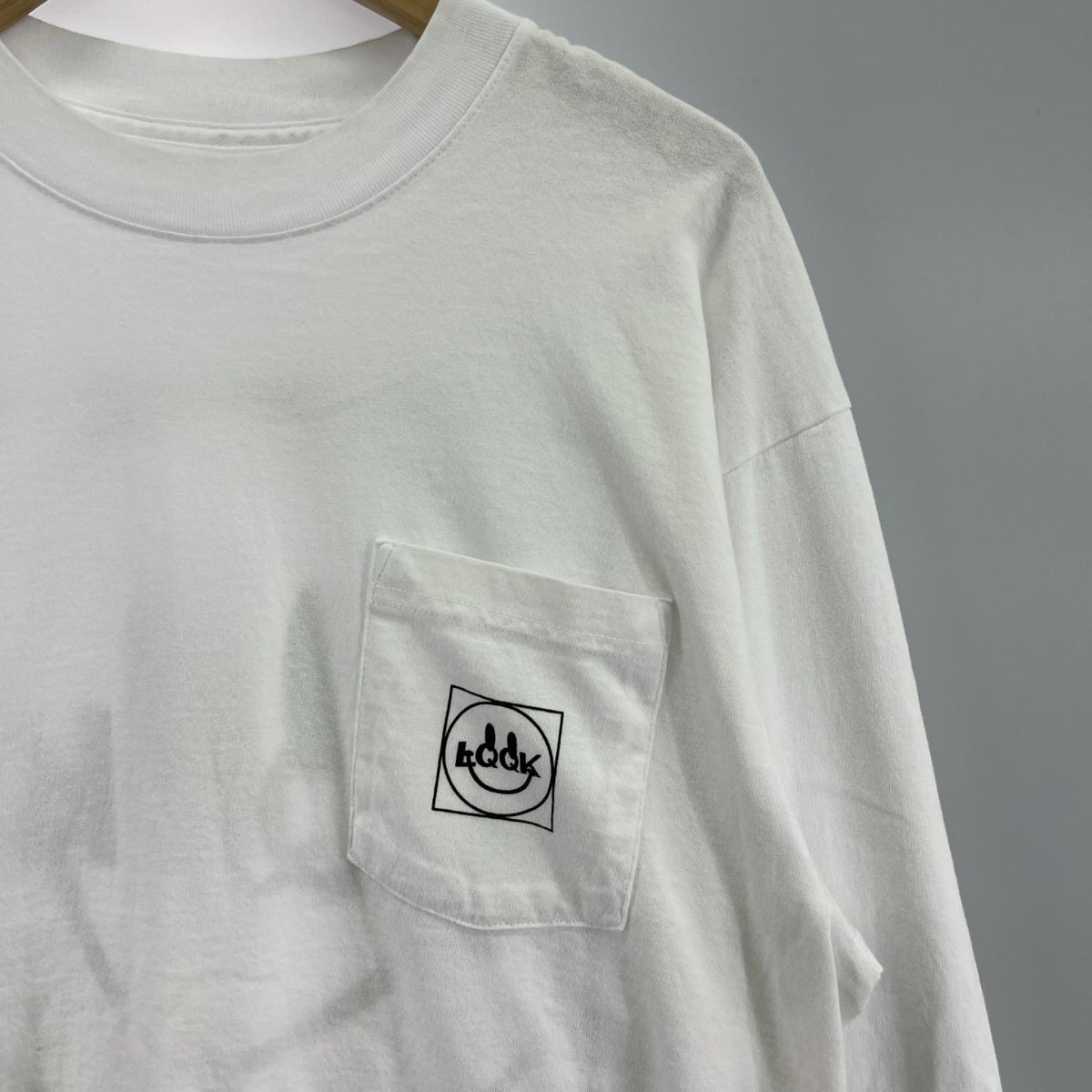 長袖Ｔシャツ LQQK STUDIO SMILEY LOGO L/Sｶｯﾄｿｰ 白 M M ホワイト