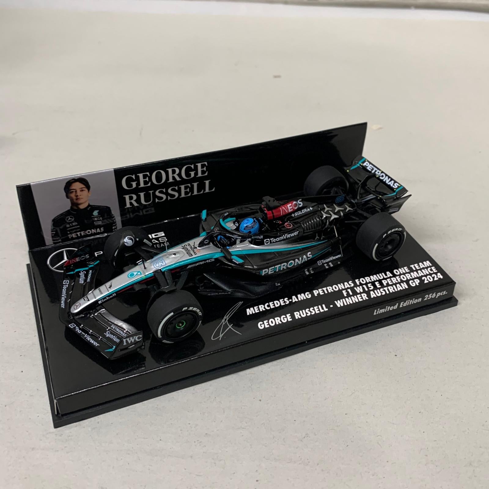 MINICHAMS メルセデスAMG F1 W15 GEORGE RUSSELL スケールカー