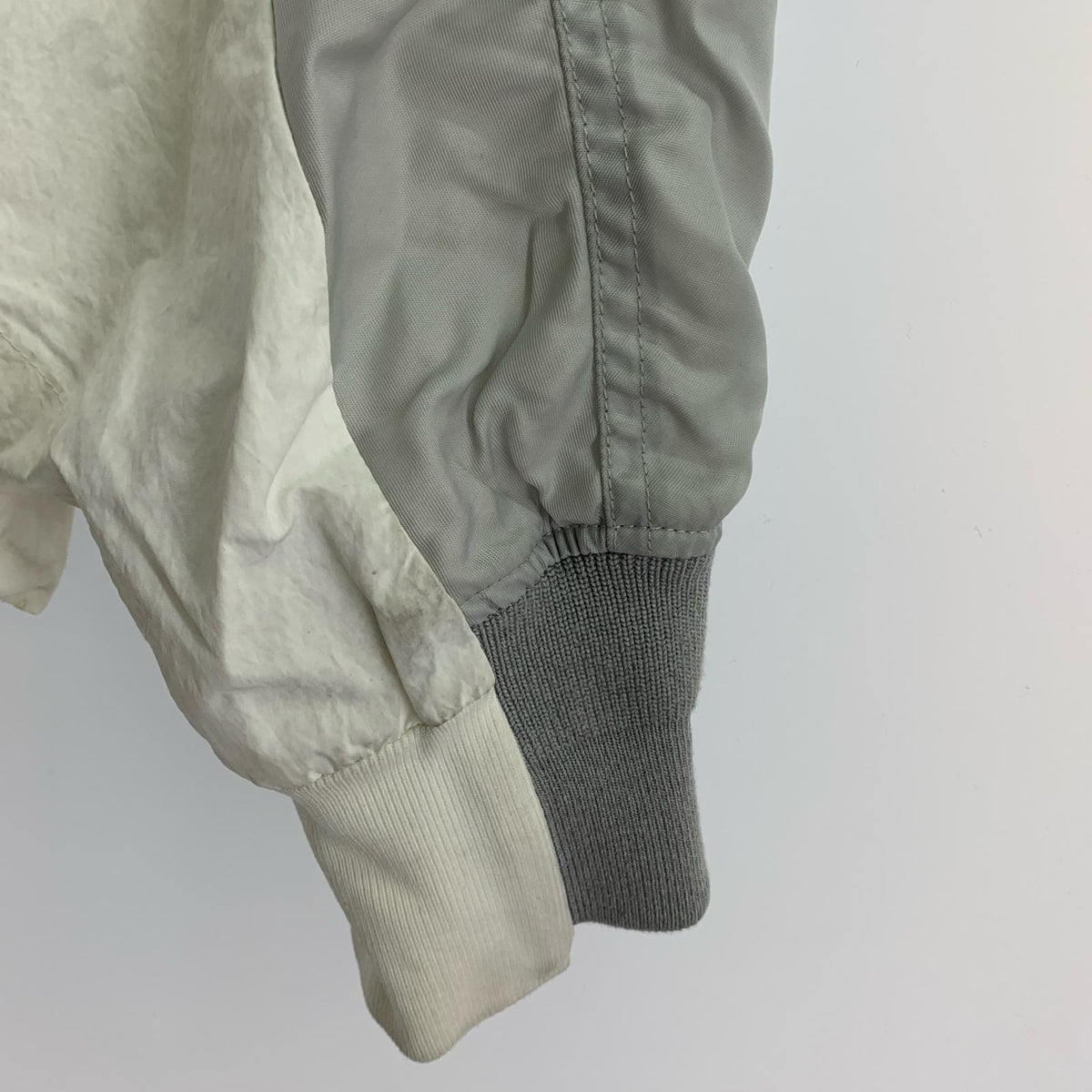 ブルゾン ×NIKE AS M NRG SACAI LAYERED JKT S グレー