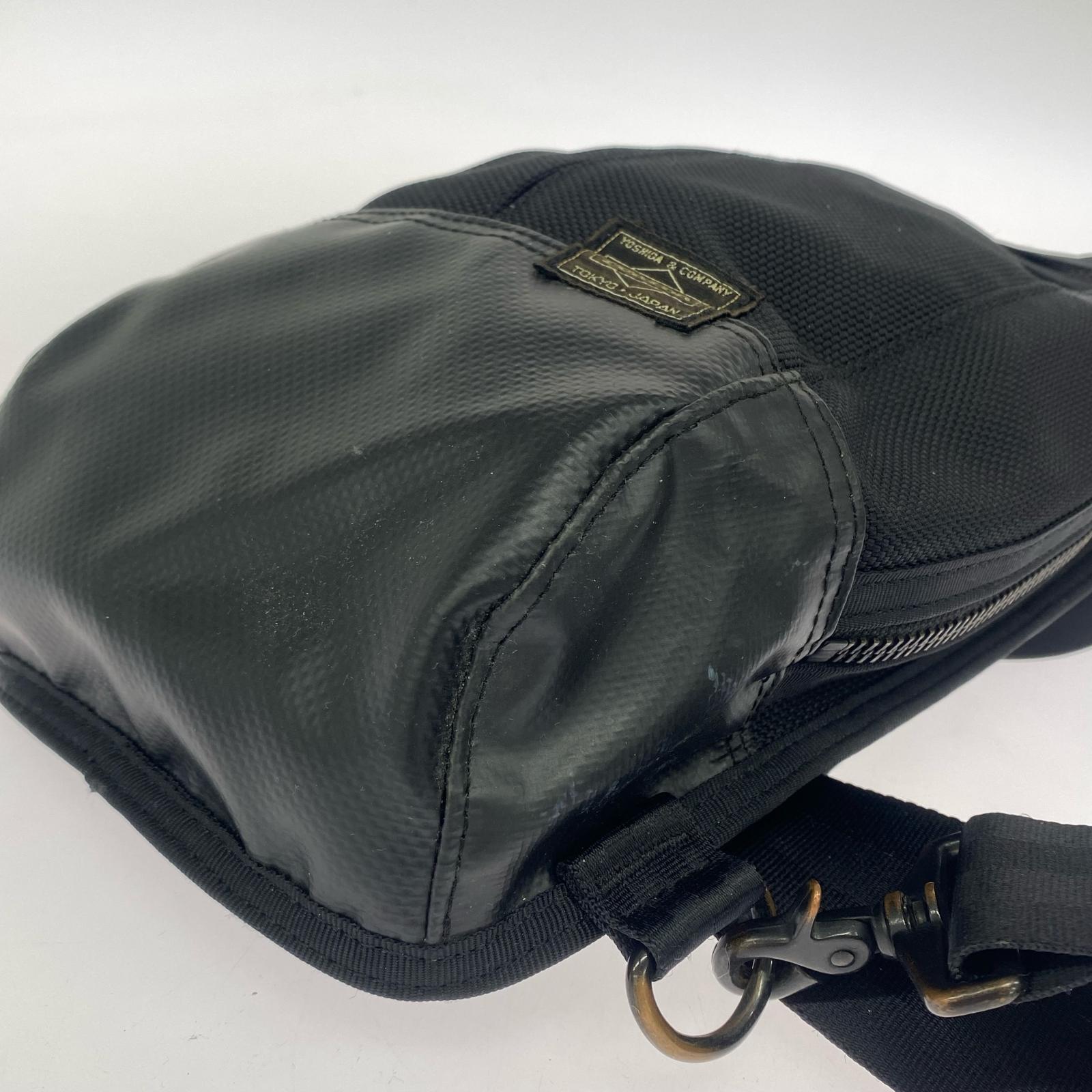 ショルダーバッグ HEAT SLING SHOULDER BAG ブラック
