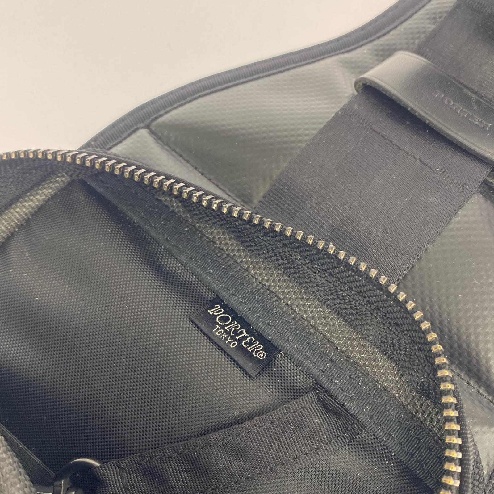ショルダーバッグ HEAT SLING SHOULDER BAG ブラック