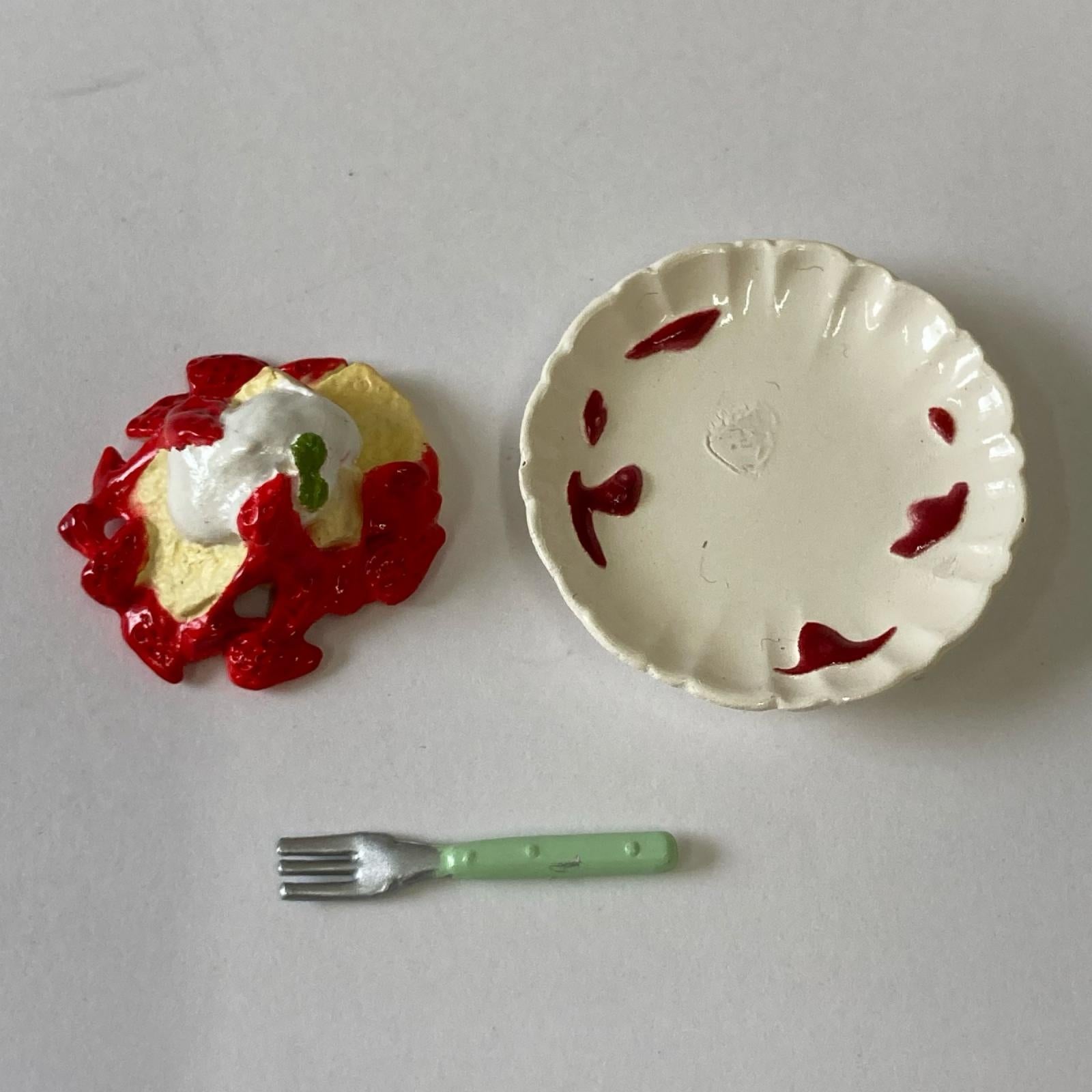 27.Mini Sweets Strawberry Shortcake リーメント