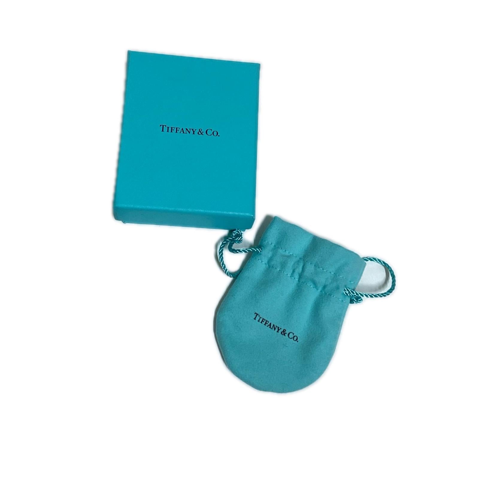 Tｉｆｆａｎｙ＆Co. Ｔスマイル ピアス SV25
