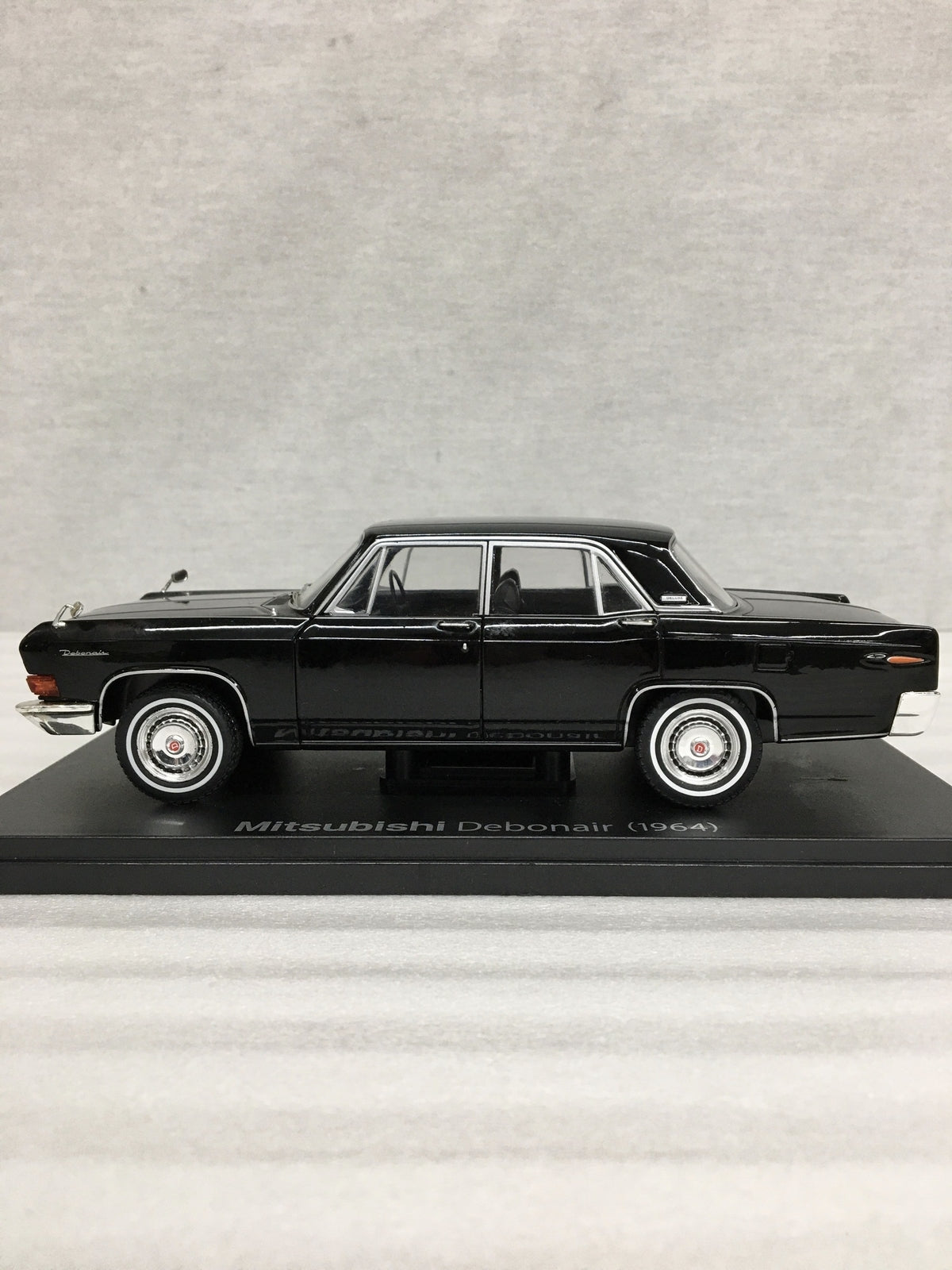 assiette Mitsubishi Debonair 1964 スケールカー